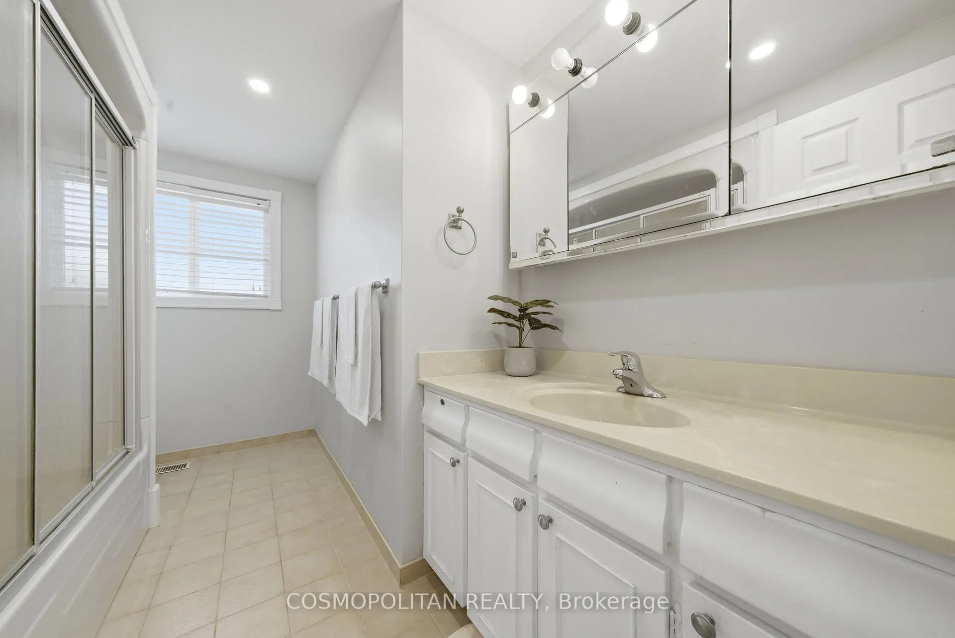 Photo 17 of 82 Stoney Brook Drive, Hamilton, Stoney Creek — HOMEH