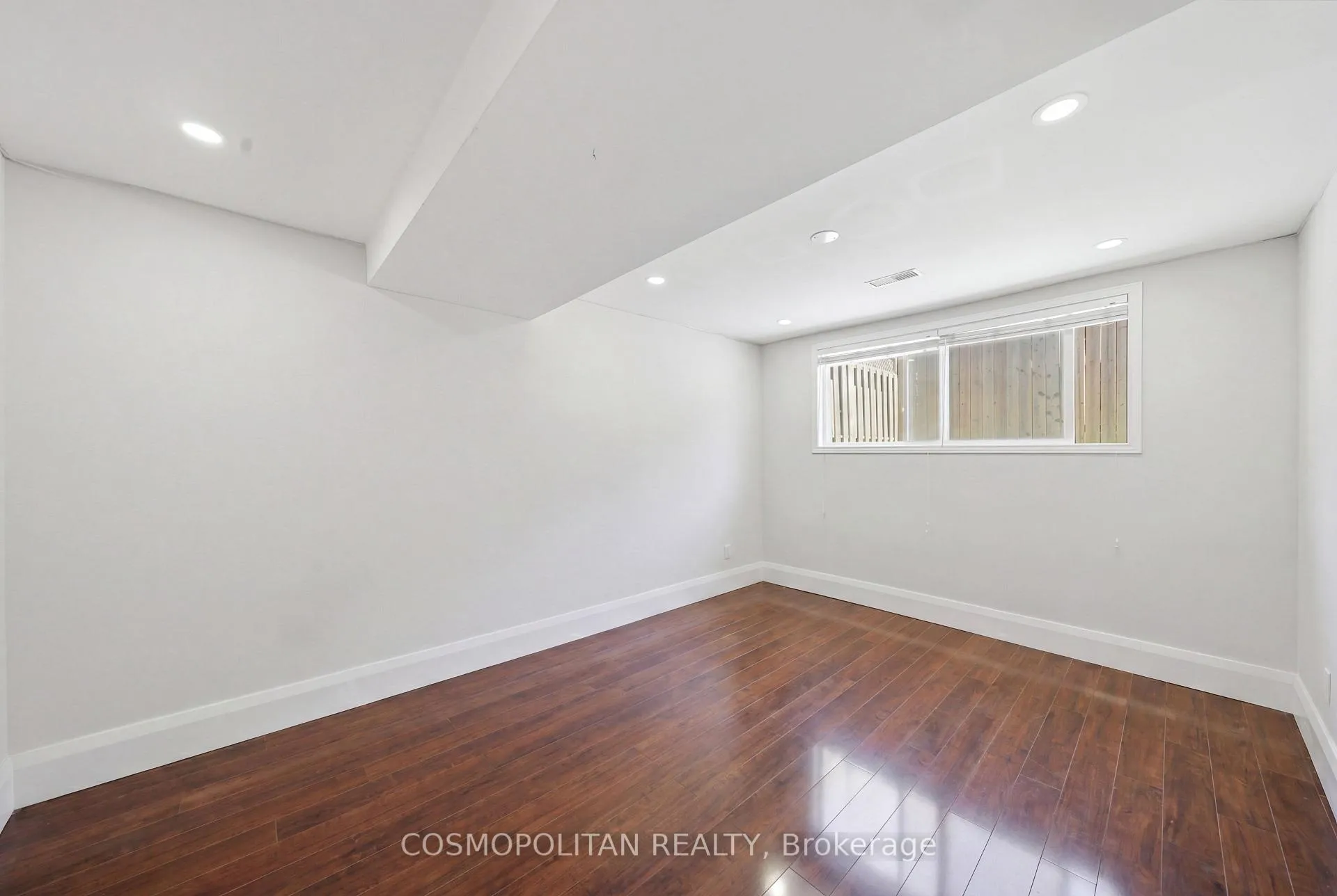 Photo 23 of 82 Stoney Brook Drive, Hamilton, Stoney Creek — HOMEH