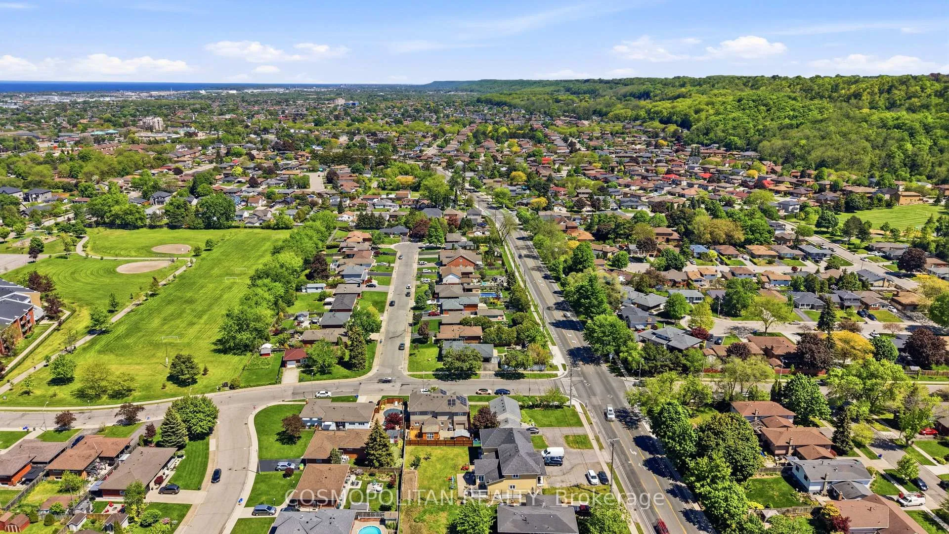 Photo 32 of 82 Stoney Brook Drive, Hamilton, Stoney Creek — HOMEH