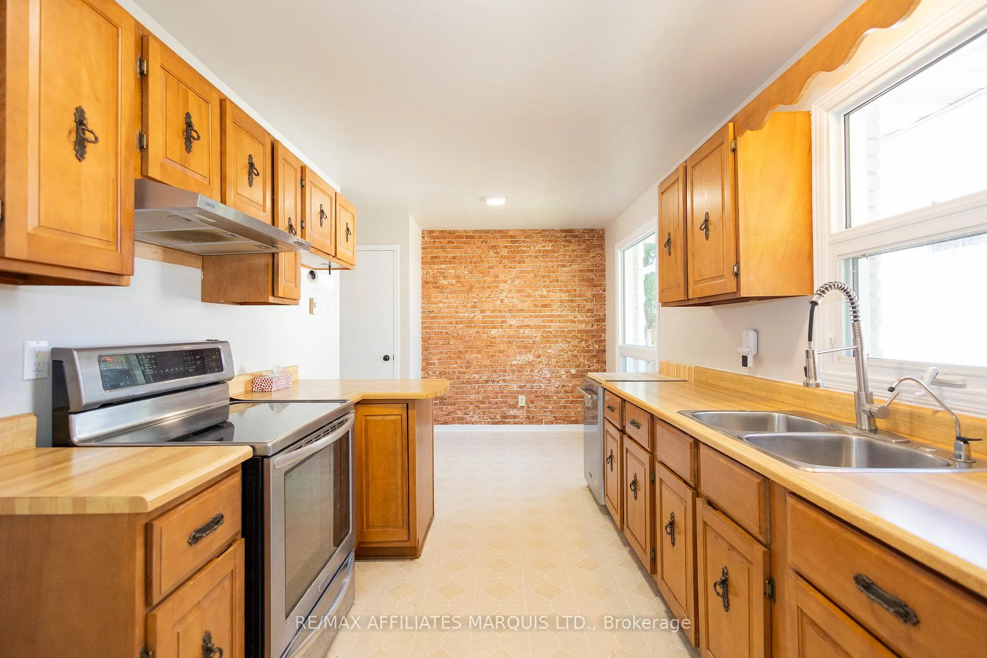 Photo 8 of 1849 Dewhurst Avenue, Cornwall — HOMEH