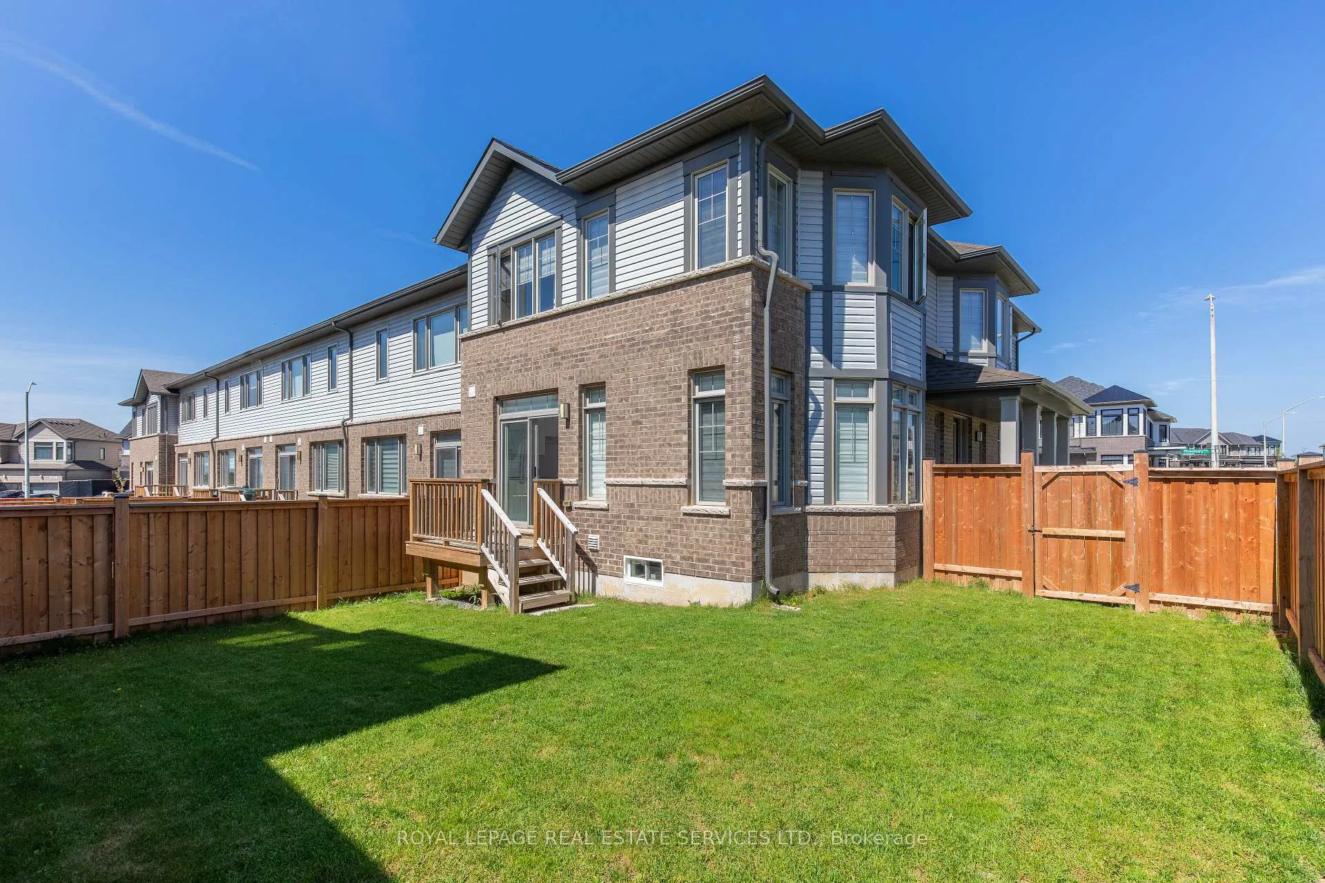 Photo 16 of 256 Rosebury Way, Hamilton, Mount Hope — HOMEH