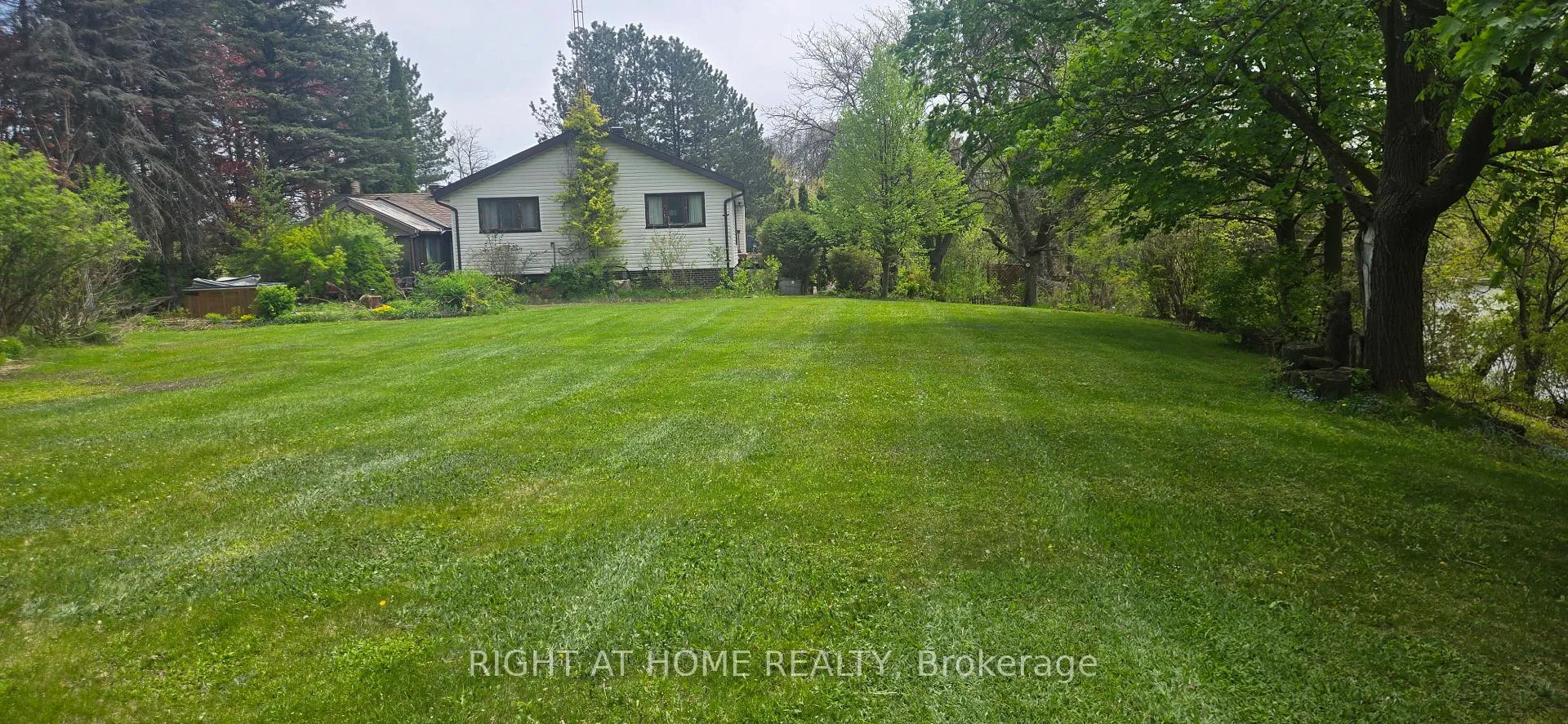 Photo 1 of 16140 Mount Hope Road, Caledon, Palgrave — HOMEH