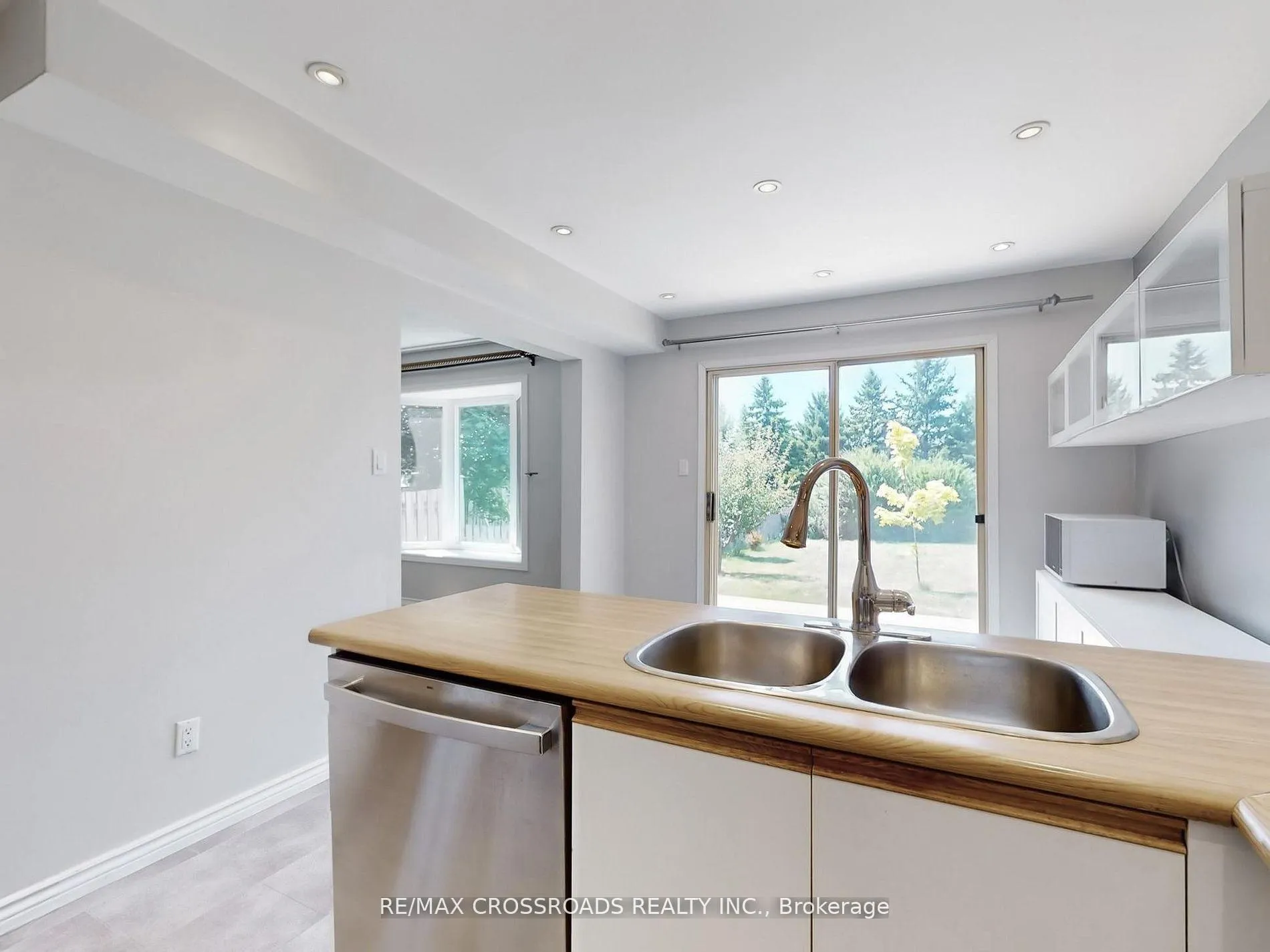 Photo 32 of 35 Forest Grove Drive, Whitby, Pringle Creek — HOMEH