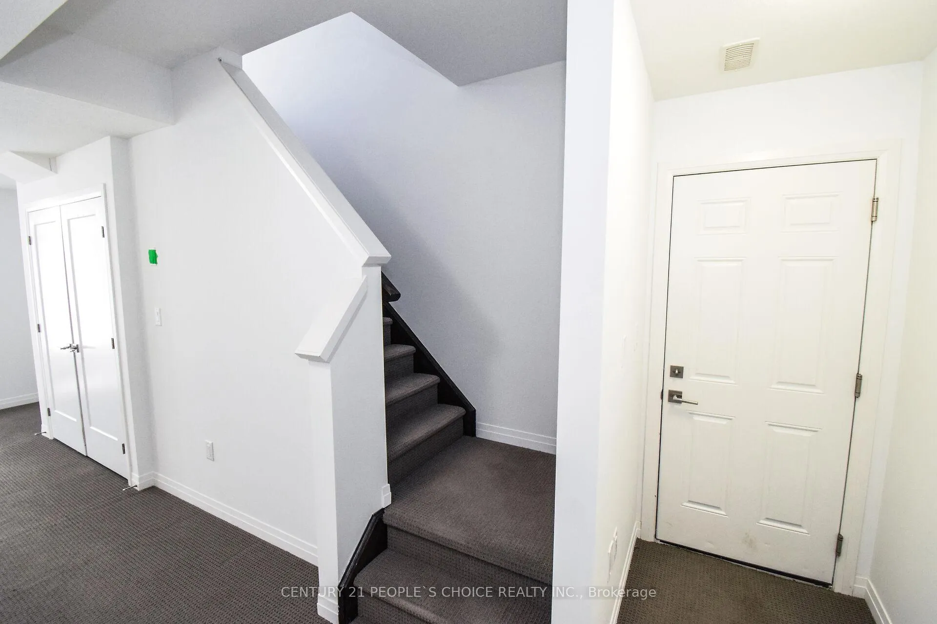 Photo 8 of 15 Hoffman Lane, Hamilton, Ancaster — HOMEH