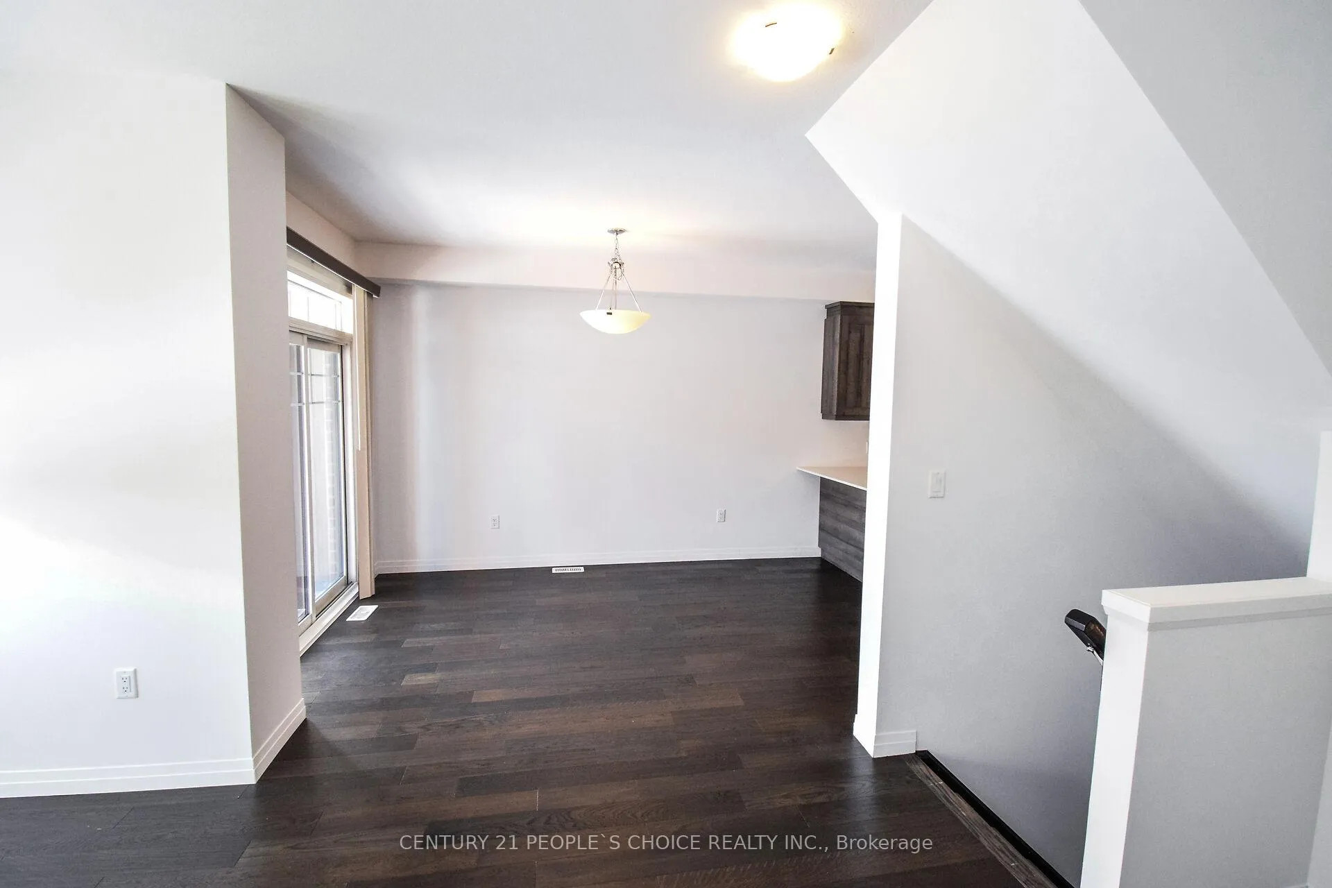 Photo 11 of 15 Hoffman Lane, Hamilton, Ancaster — HOMEH
