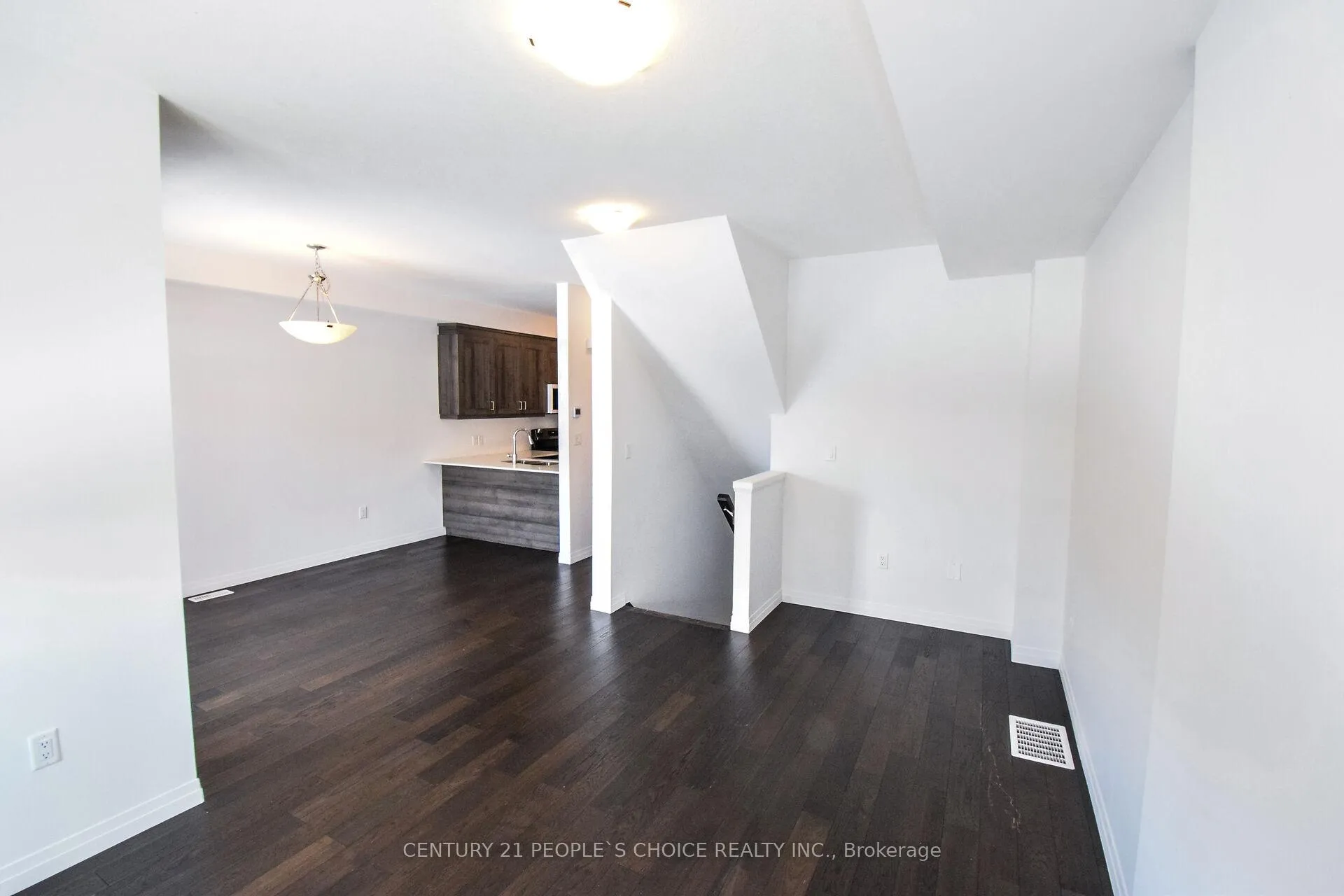 Photo 12 of 15 Hoffman Lane, Hamilton, Ancaster — HOMEH