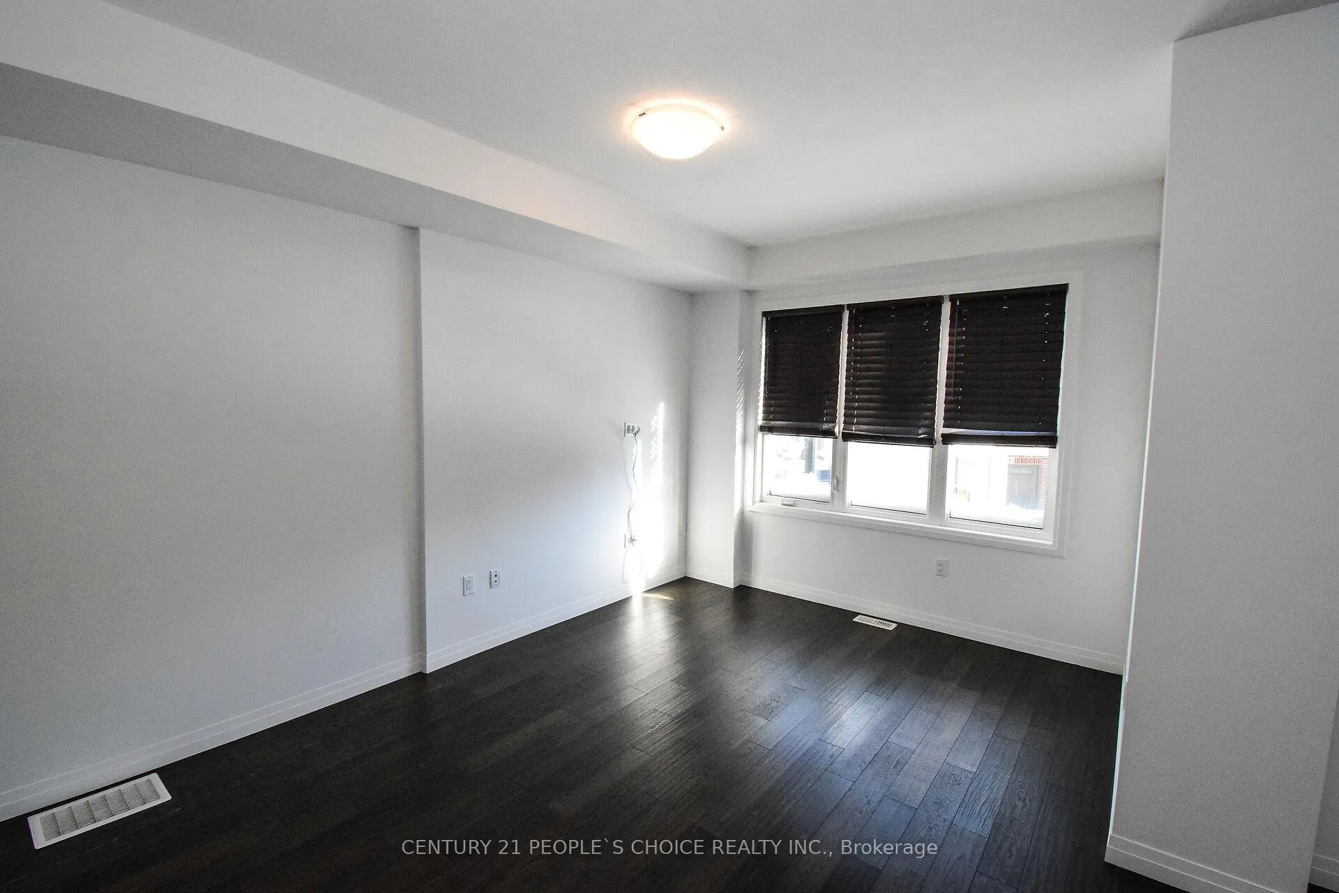 Photo 16 of 15 Hoffman Lane, Hamilton, Ancaster — HOMEH