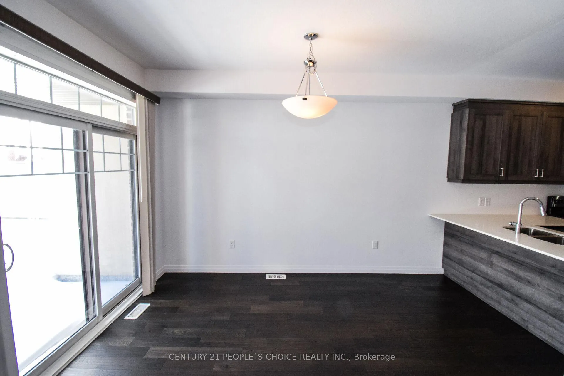 Photo 17 of 15 Hoffman Lane, Hamilton, Ancaster — HOMEH