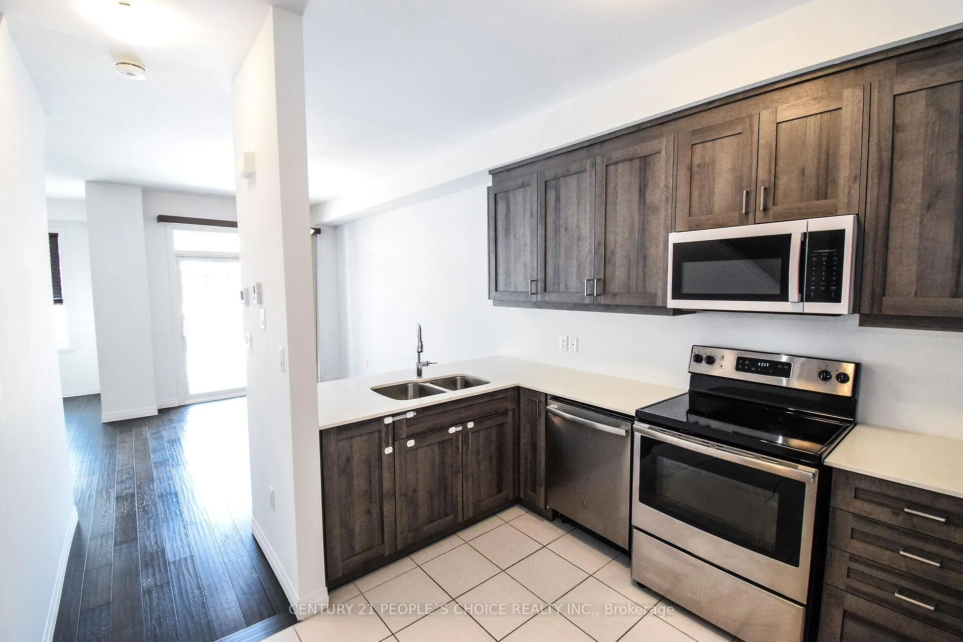 Photo 21 of 15 Hoffman Lane, Hamilton, Ancaster — HOMEH