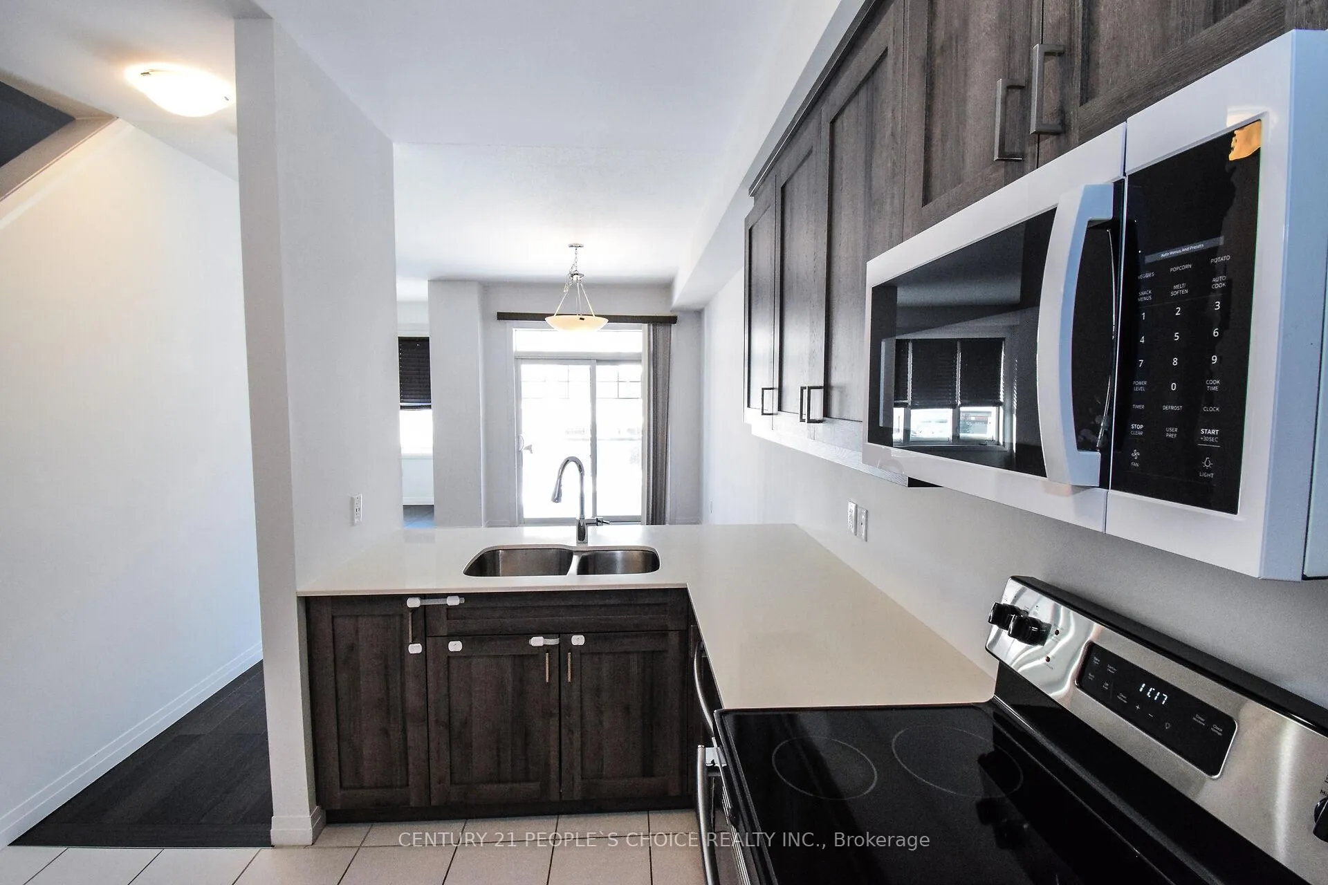 Photo 22 of 15 Hoffman Lane, Hamilton, Ancaster — HOMEH