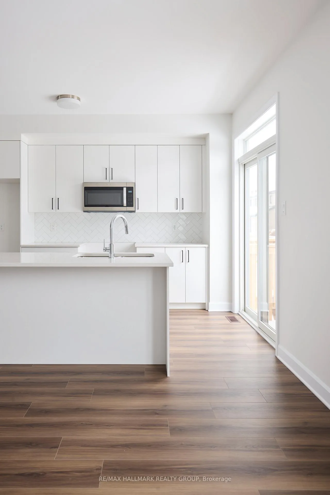 Photo 7 of 578 Roundhouse Crescent, Ottawa, Stittsville (South) — HOMEH