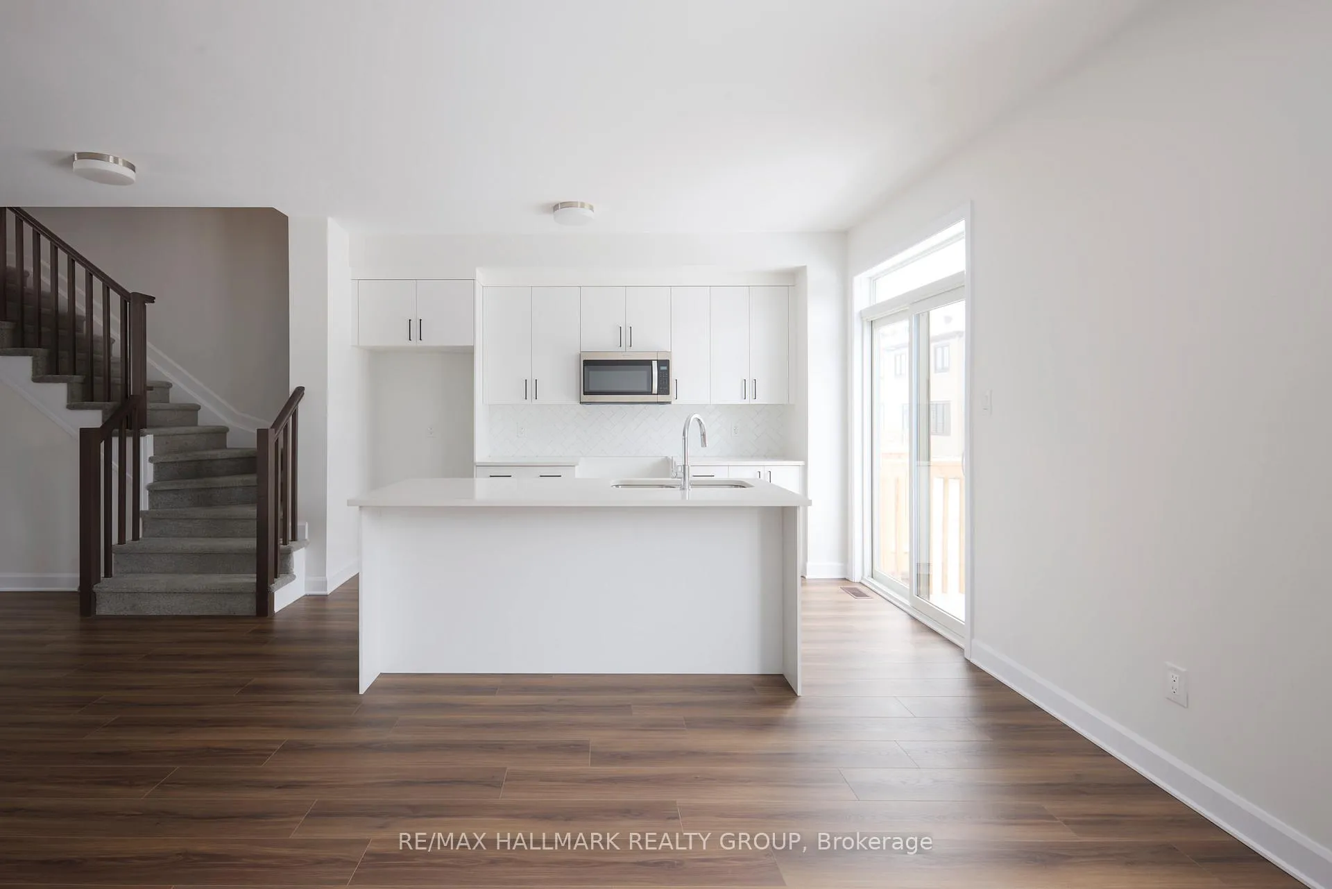 Photo 8 of 578 Roundhouse Crescent, Ottawa, Stittsville (South) — HOMEH