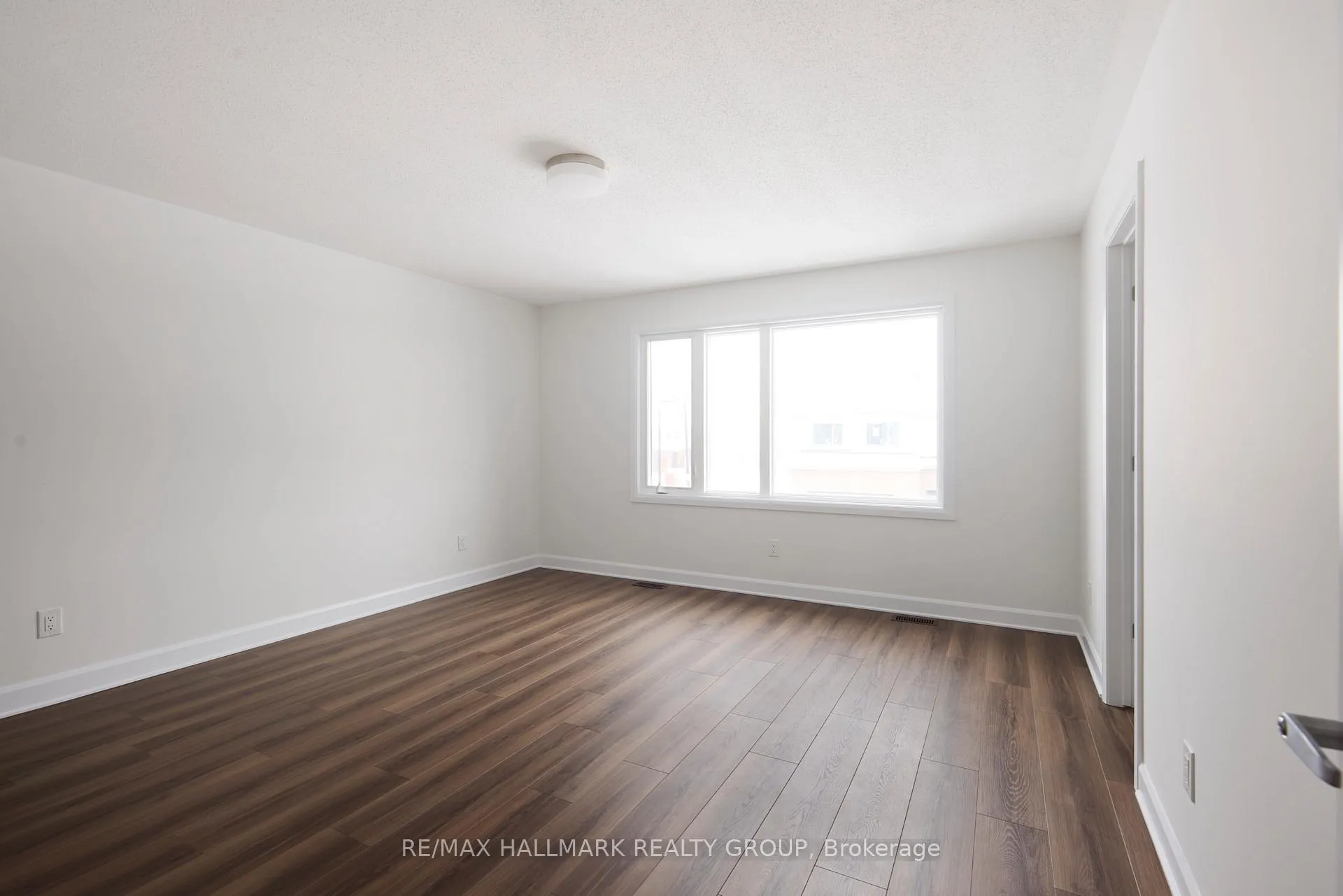 Photo 12 of 578 Roundhouse Crescent, Ottawa, Stittsville (South) — HOMEH
