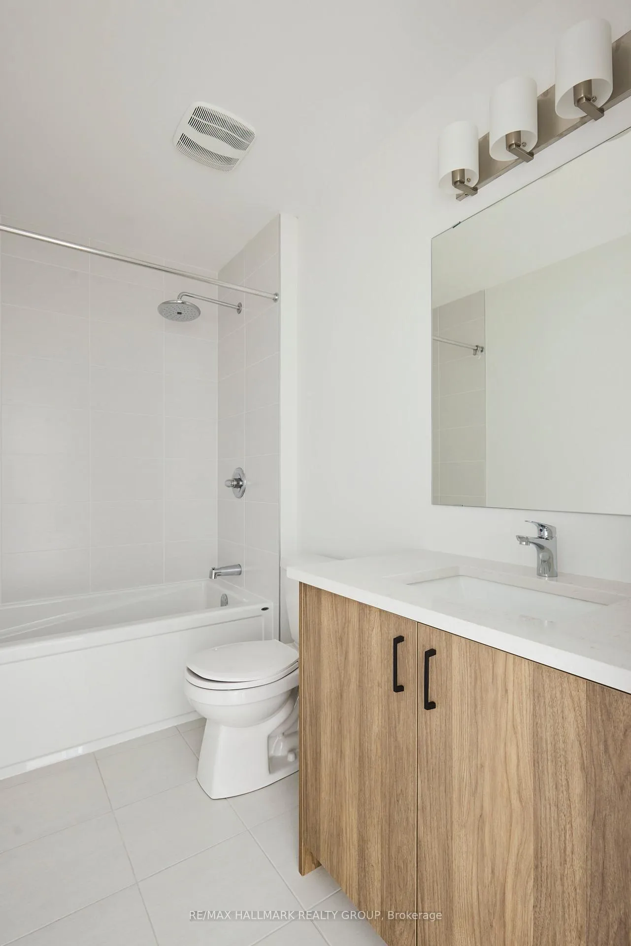 Photo 16 of 578 Roundhouse Crescent, Ottawa, Stittsville (South) — HOMEH