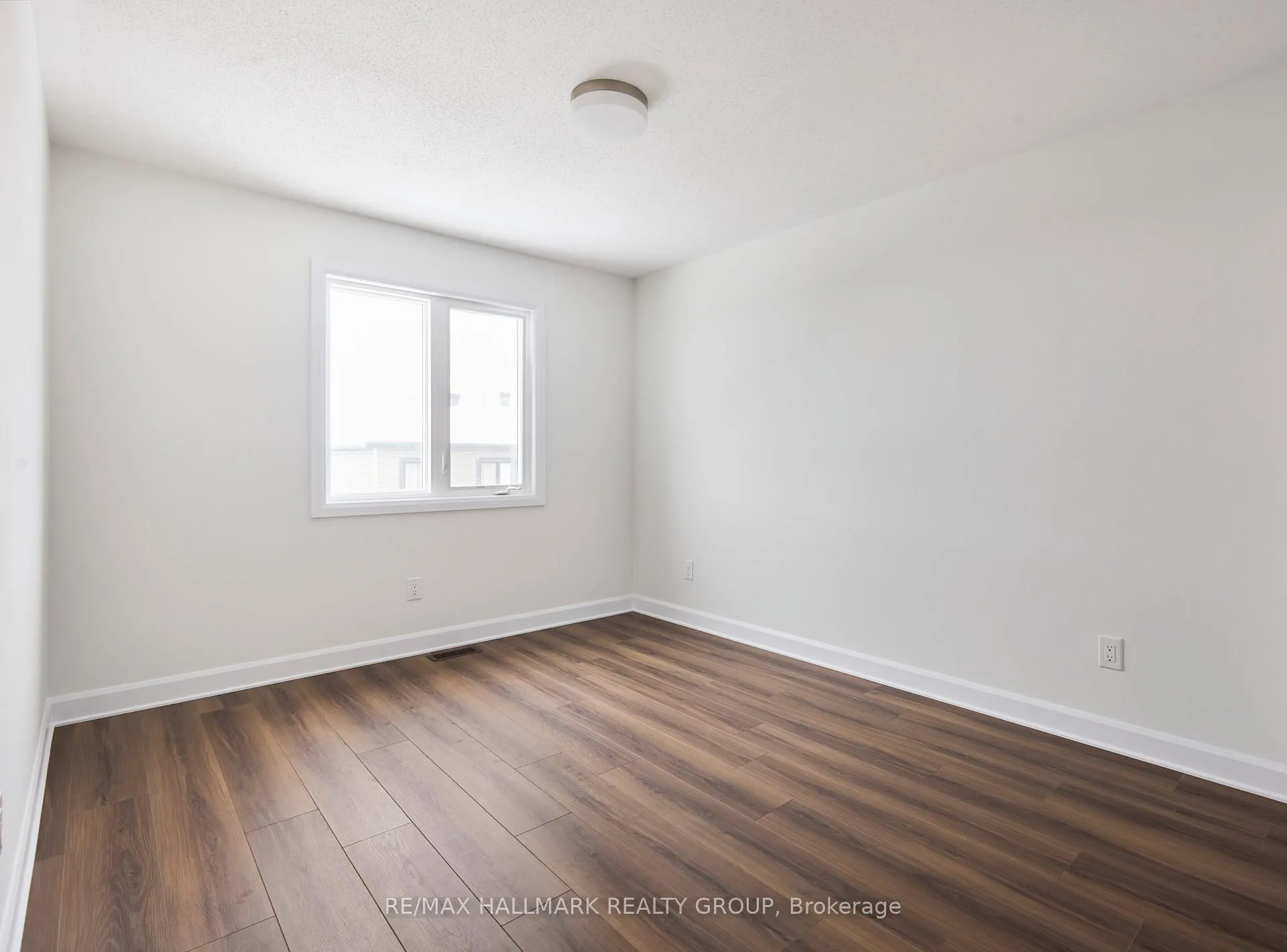 Photo 18 of 578 Roundhouse Crescent, Ottawa, Stittsville (South) — HOMEH