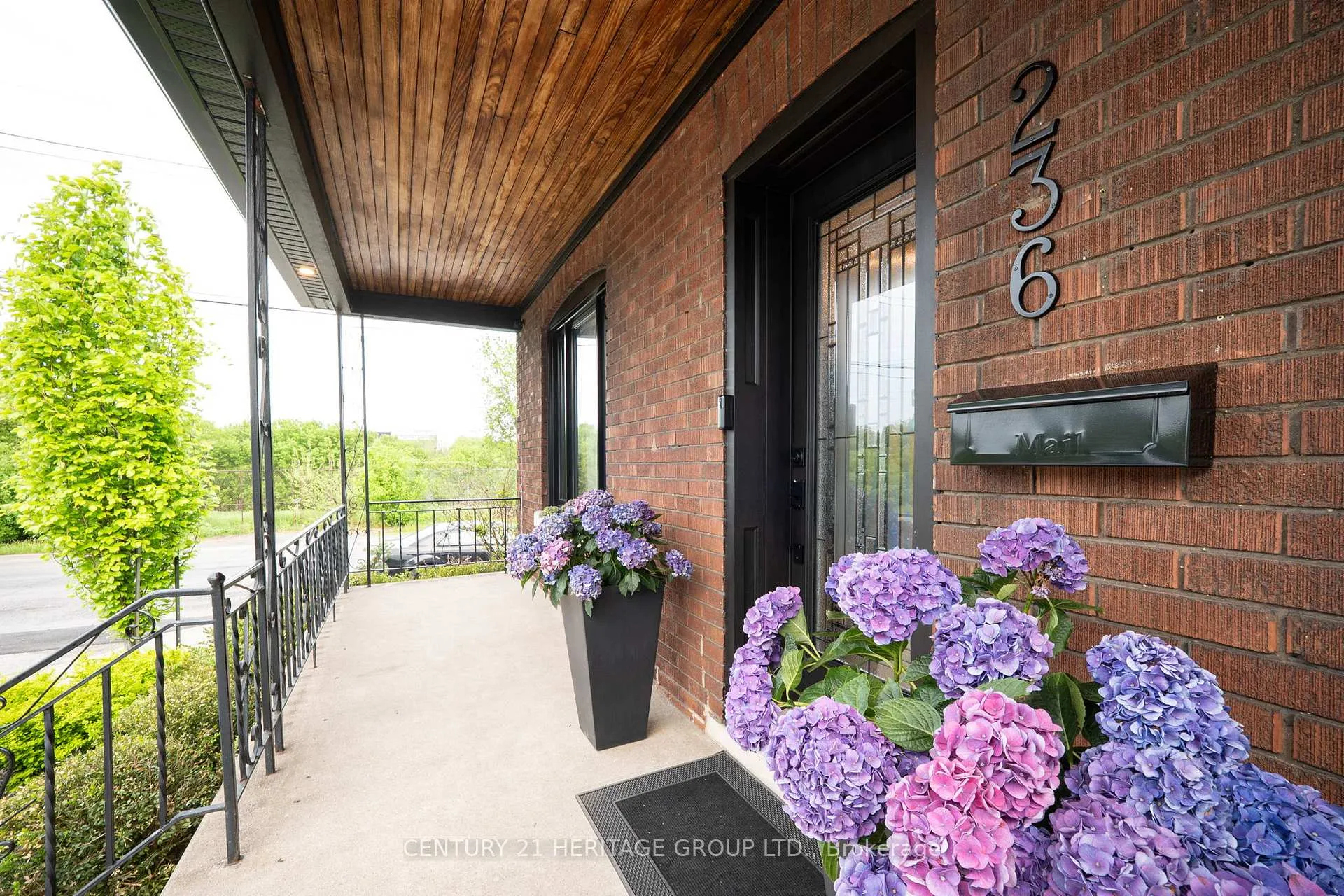 Photo 2 of 236 Macaulay Street E, Hamilton, North End — HOMEH
