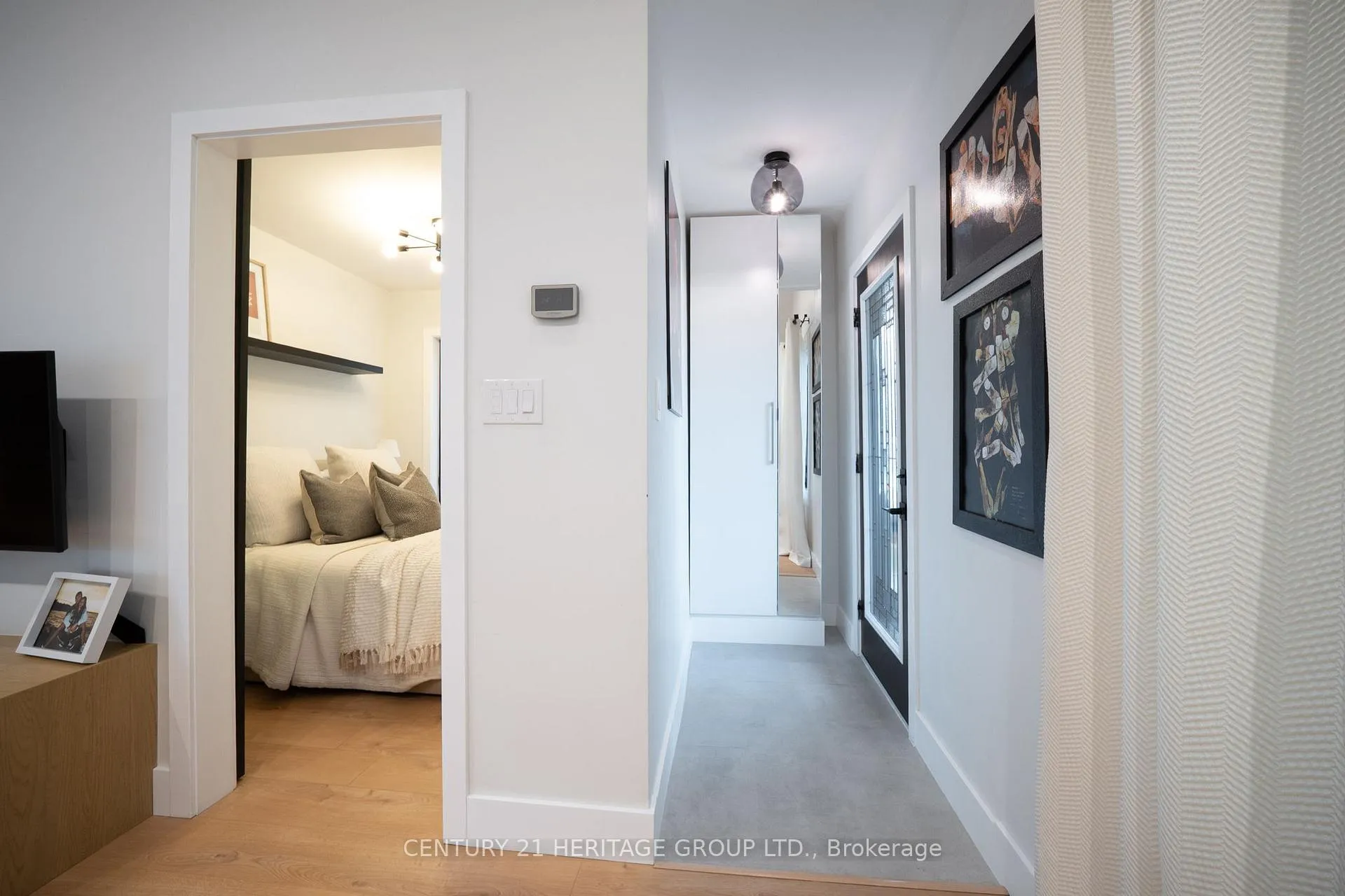 Photo 4 of 236 Macaulay Street E, Hamilton, North End — HOMEH