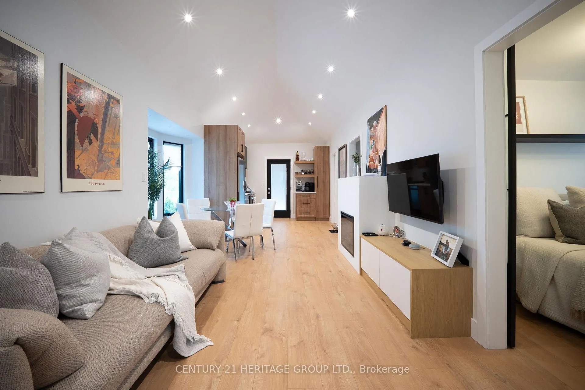 Photo 6 of 236 Macaulay Street E, Hamilton, North End — HOMEH