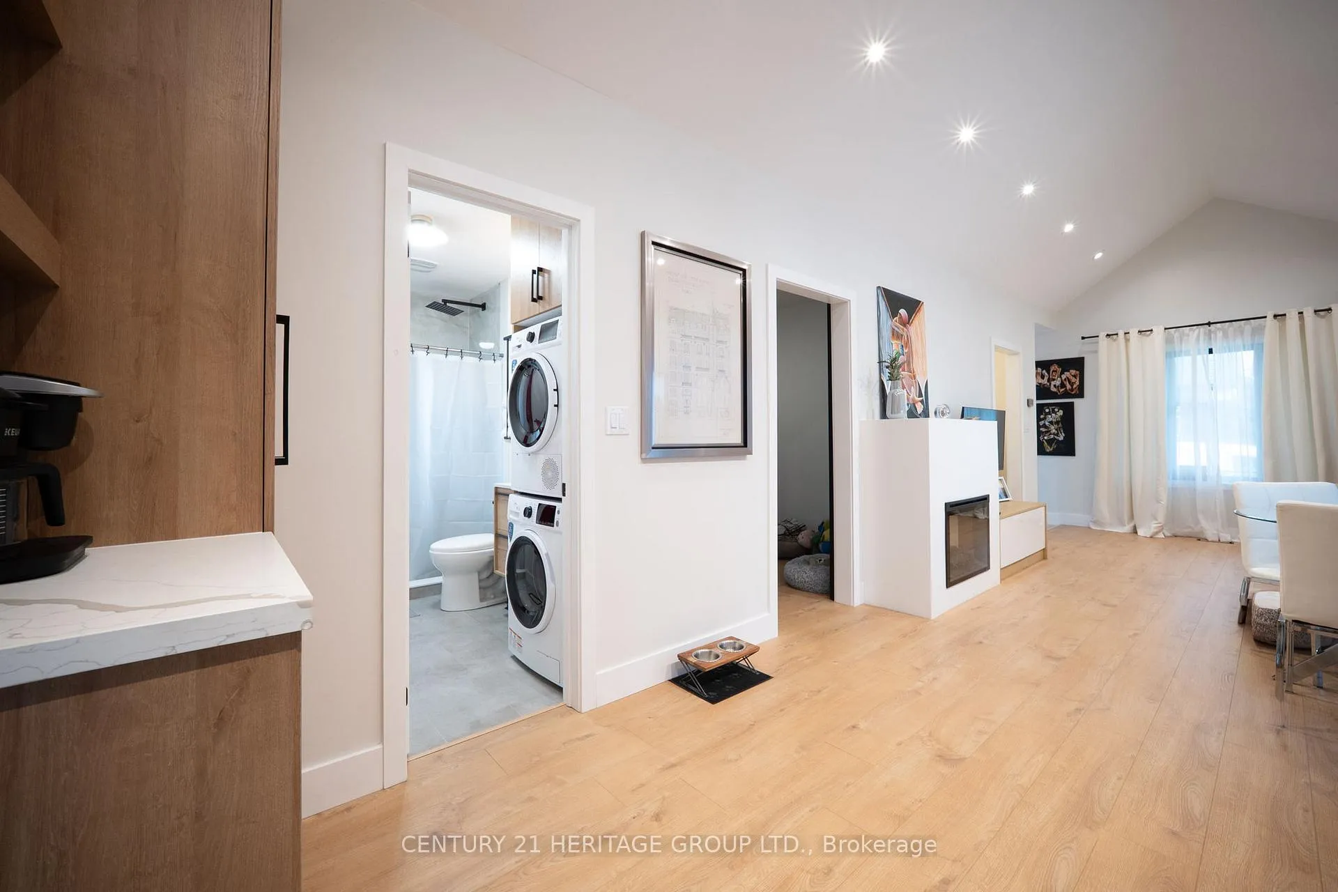 Photo 13 of 236 Macaulay Street E, Hamilton, North End — HOMEH
