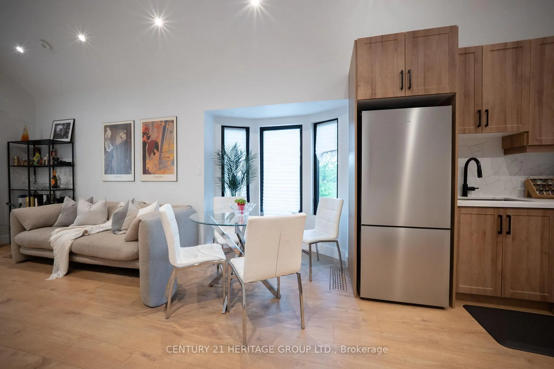 Photo 14 of 236 Macaulay Street E, Hamilton, North End — HOMEH