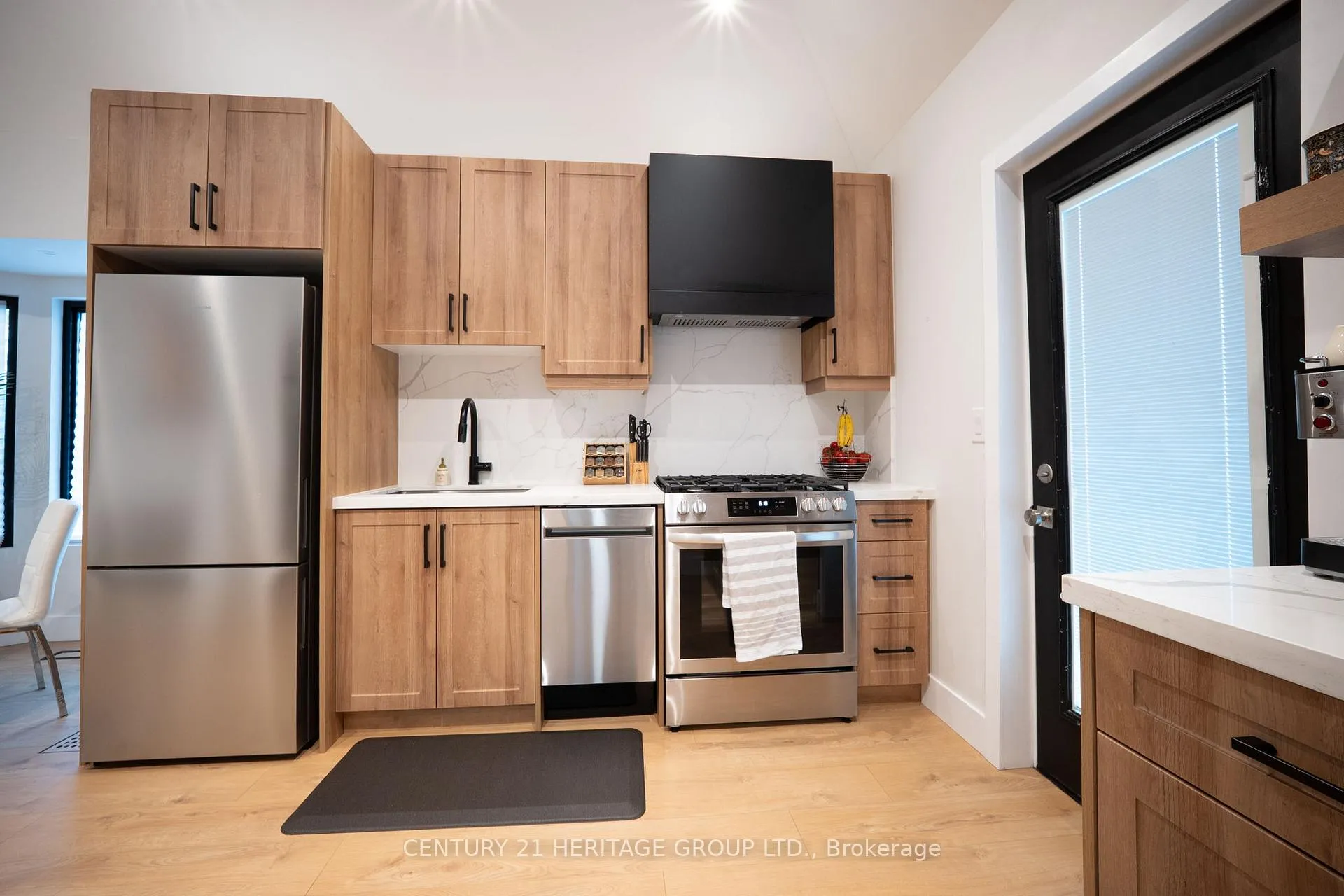 Photo 15 of 236 Macaulay Street E, Hamilton, North End — HOMEH