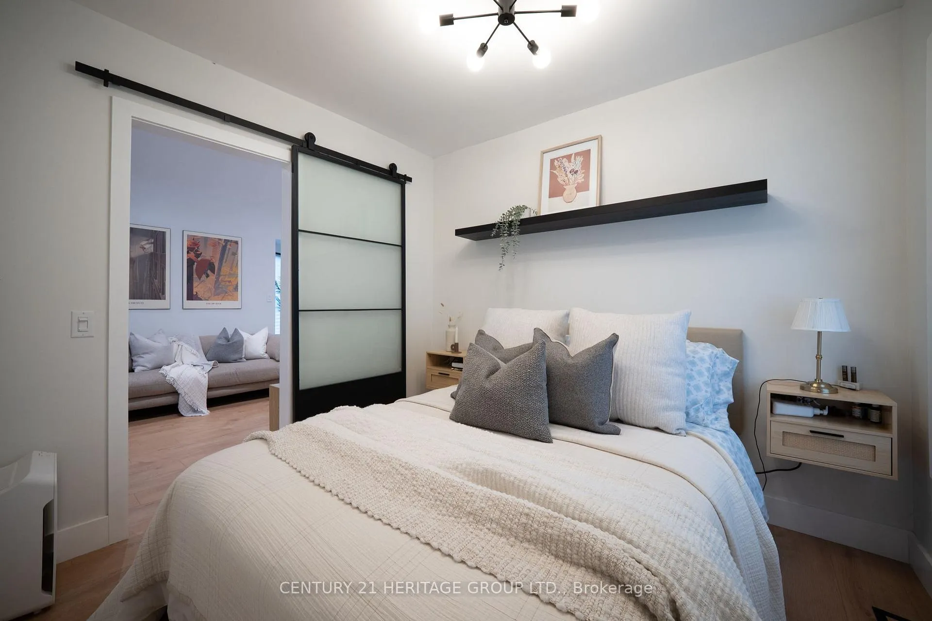 Photo 18 of 236 Macaulay Street E, Hamilton, North End — HOMEH
