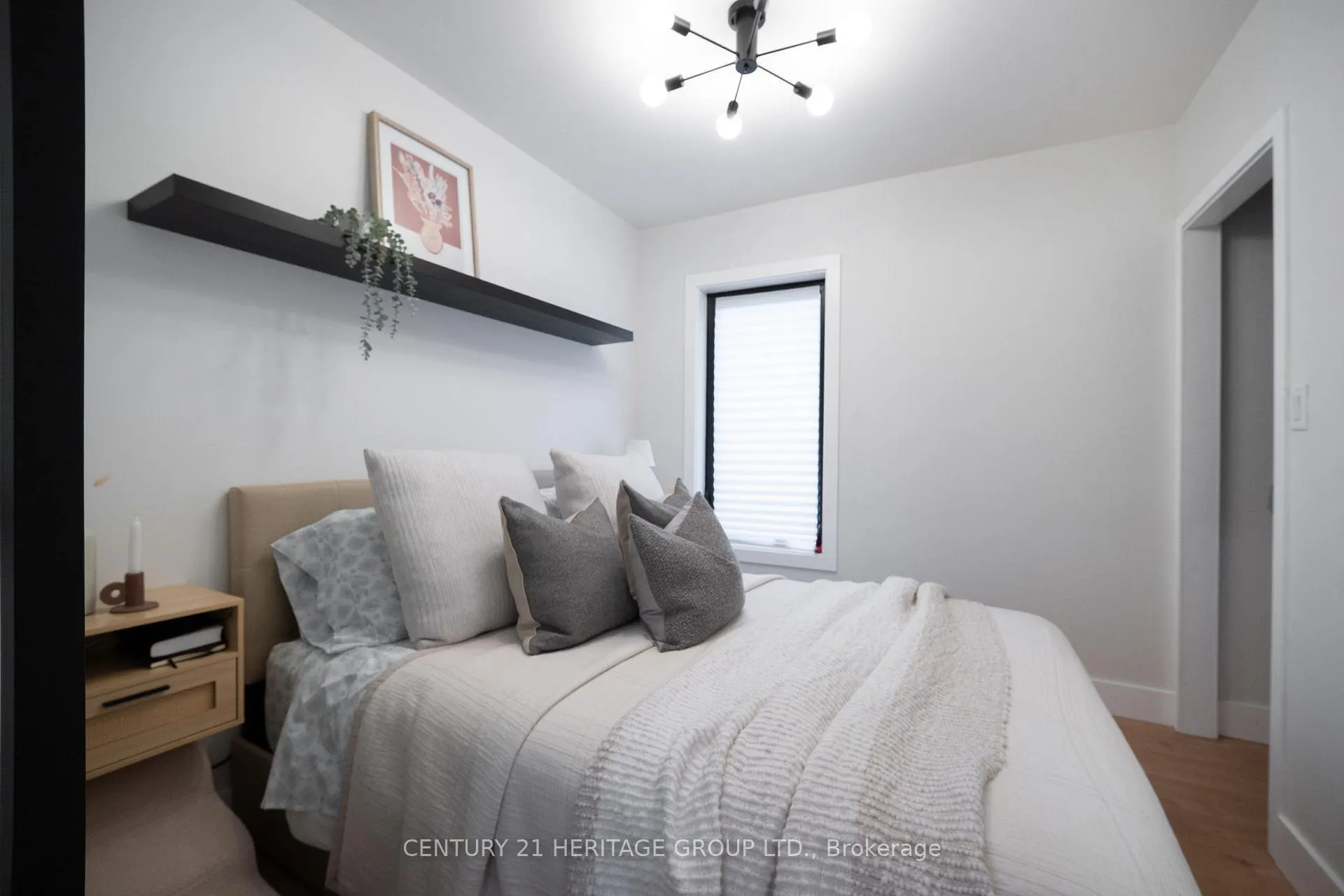 Photo 19 of 236 Macaulay Street E, Hamilton, North End — HOMEH