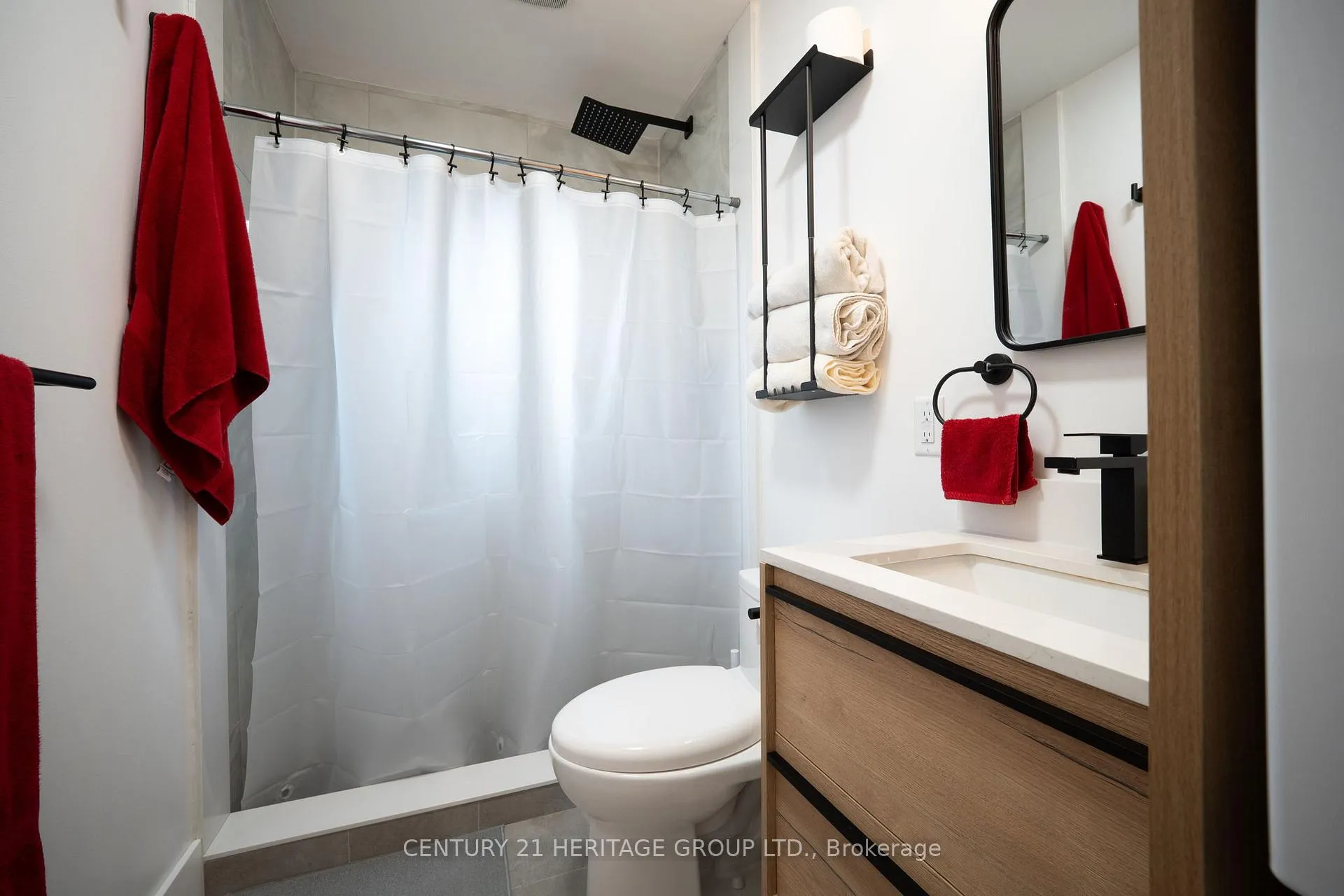 Photo 23 of 236 Macaulay Street E, Hamilton, North End — HOMEH