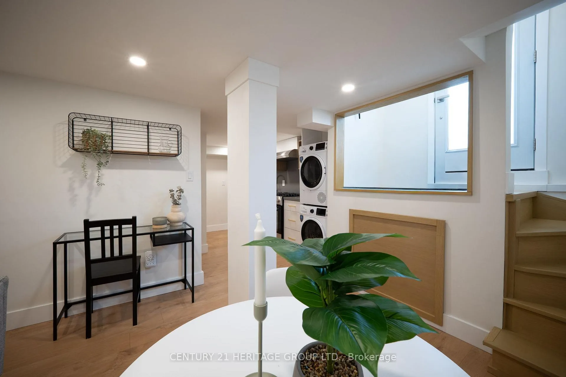 Photo 24 of 236 Macaulay Street E, Hamilton, North End — HOMEH