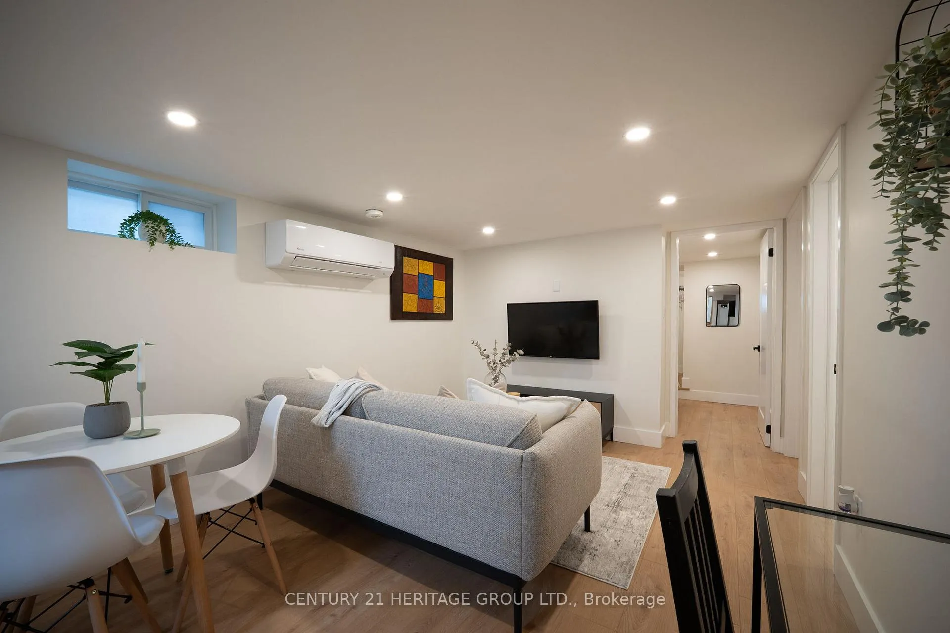 Photo 27 of 236 Macaulay Street E, Hamilton, North End — HOMEH