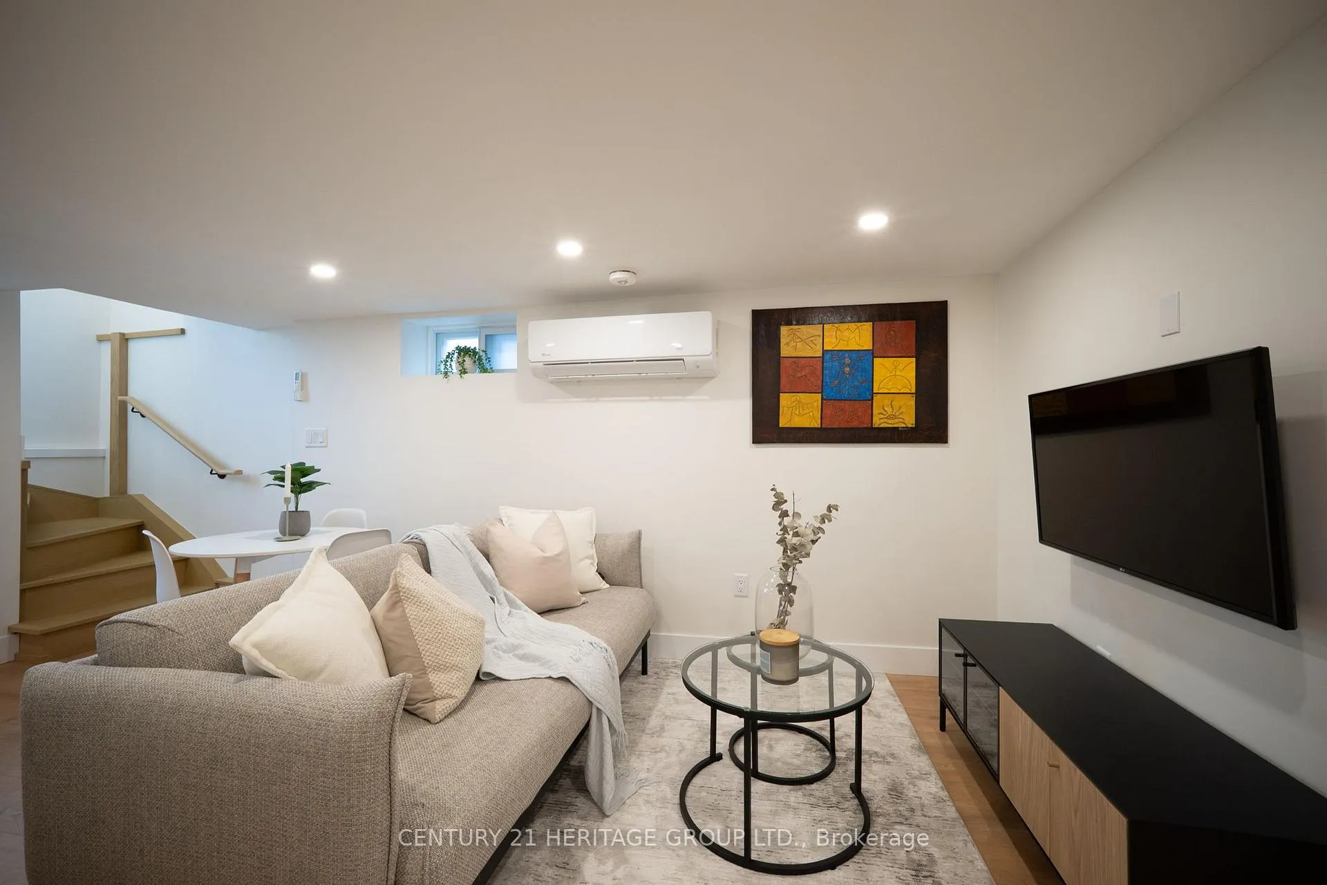 Photo 28 of 236 Macaulay Street E, Hamilton, North End — HOMEH