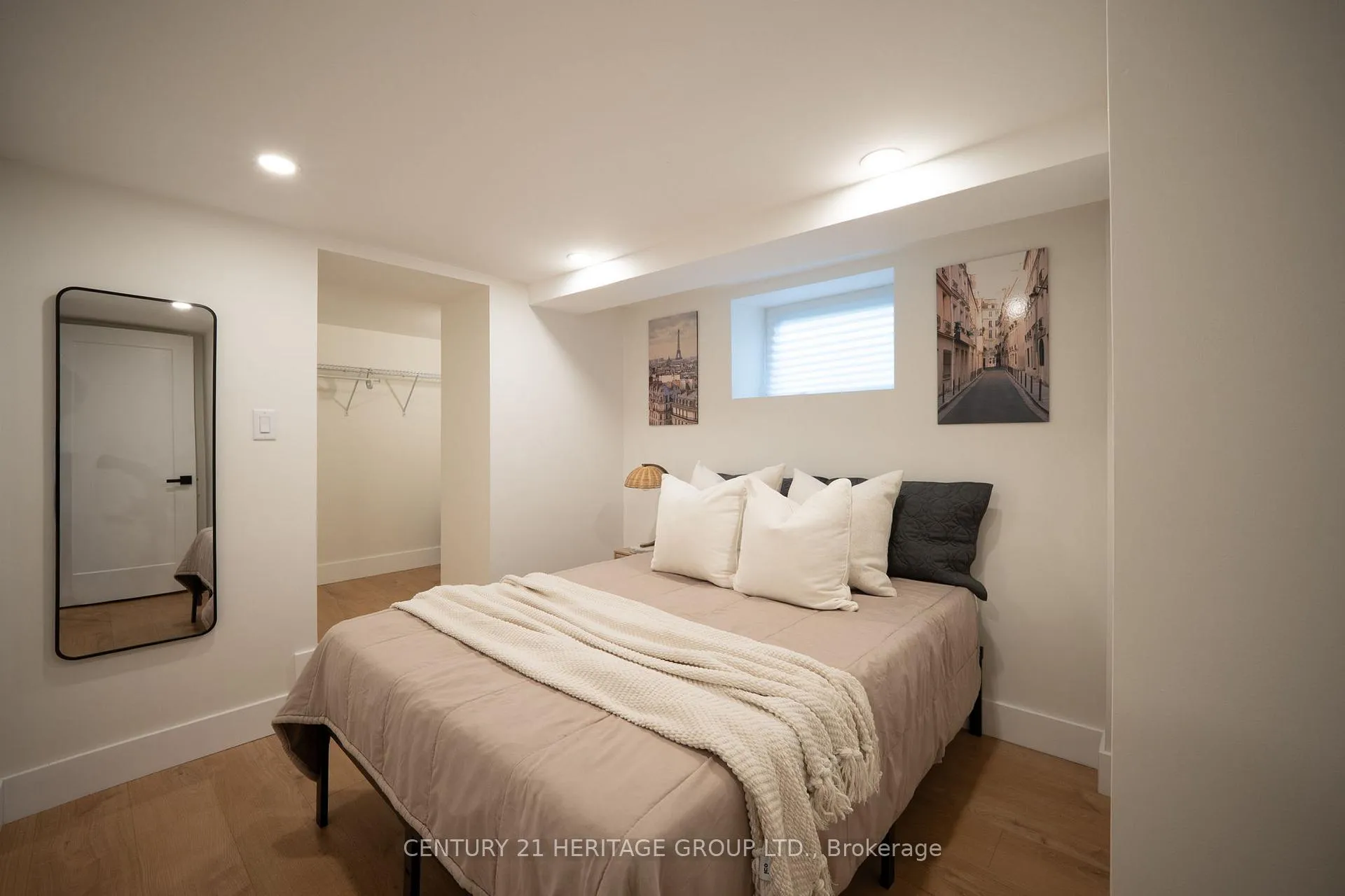 Photo 33 of 236 Macaulay Street E, Hamilton, North End — HOMEH