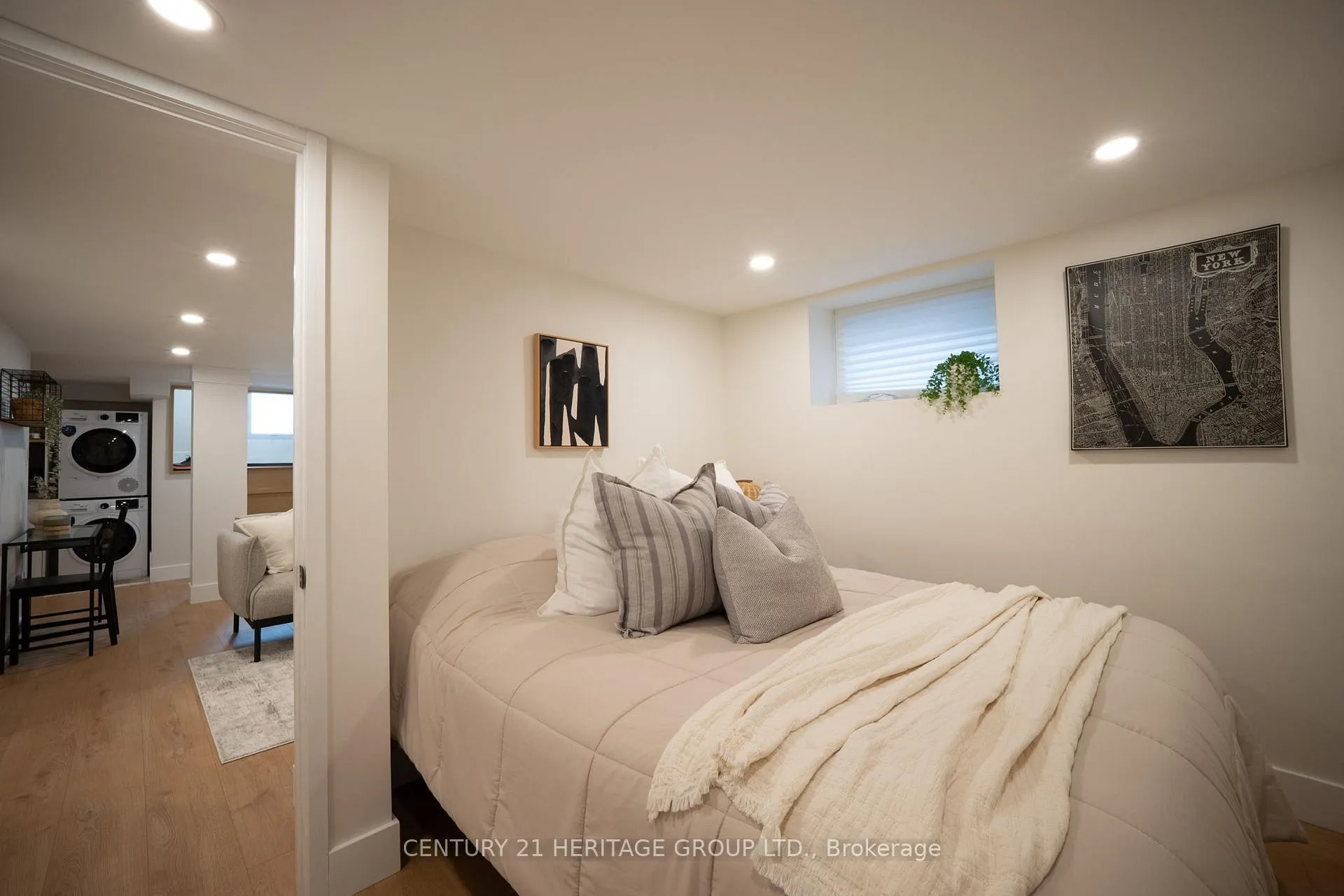 Photo 36 of 236 Macaulay Street E, Hamilton, North End — HOMEH