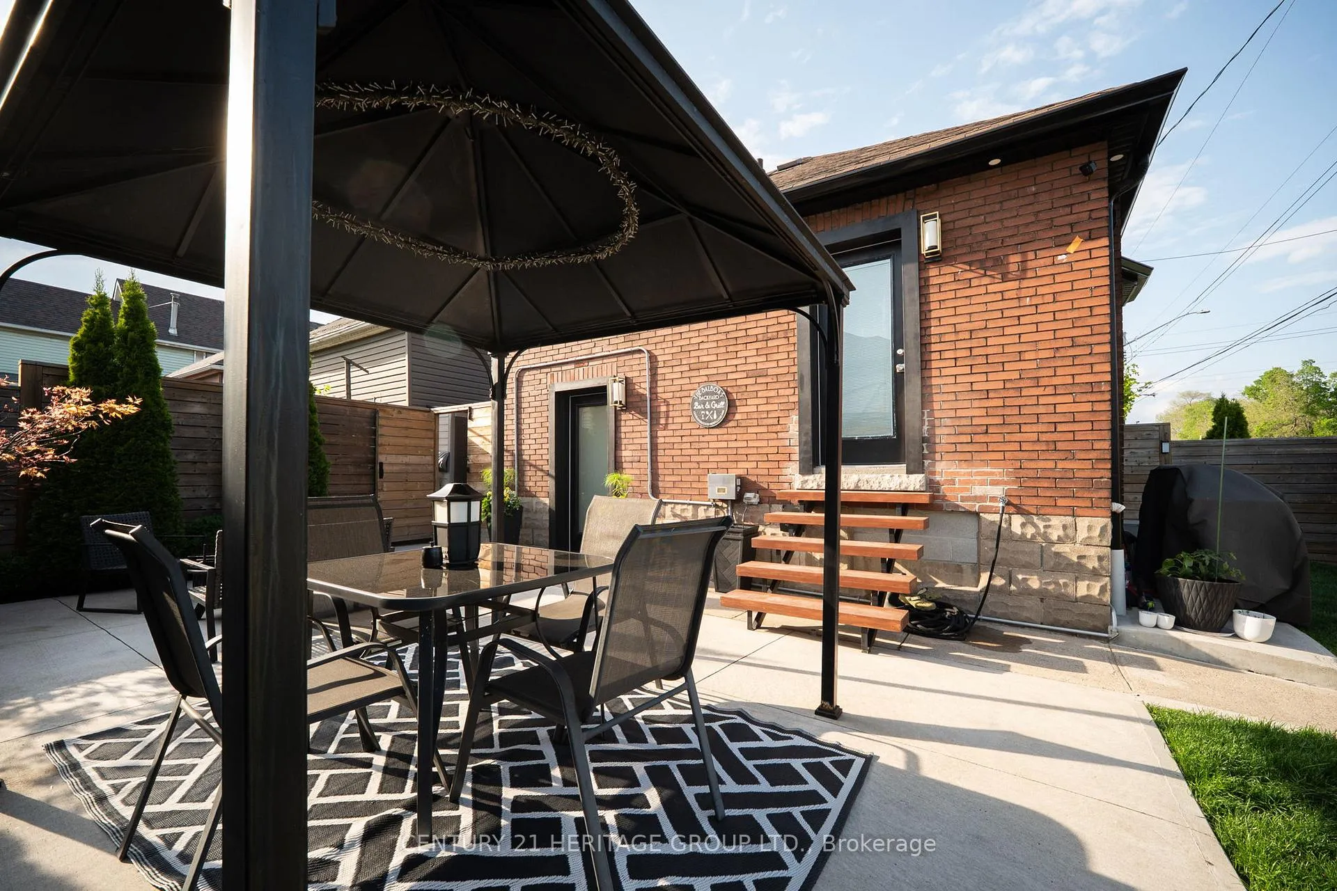 Photo 45 of 236 Macaulay Street E, Hamilton, North End — HOMEH