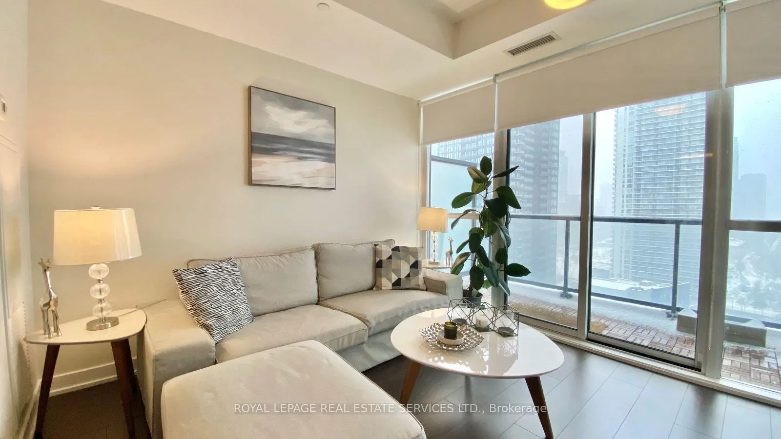 Photo 2 of Unit 2107, 20 Bruyeres Mews, Toronto, Niagara — HOMEH