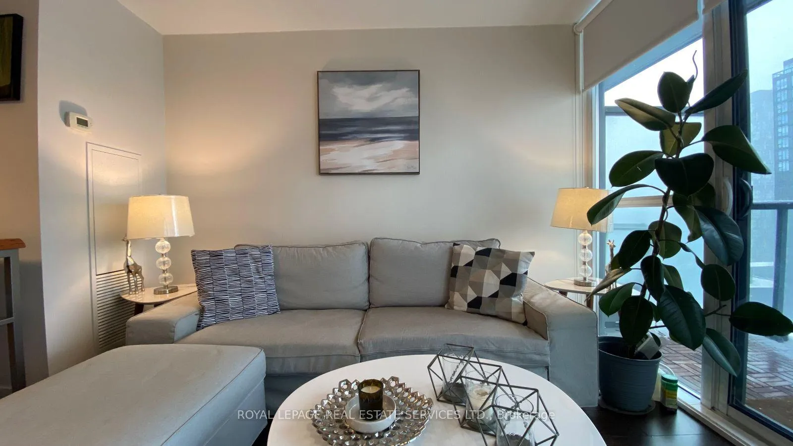 Photo 4 of Unit 2107, 20 Bruyeres Mews, Toronto, Niagara — HOMEH