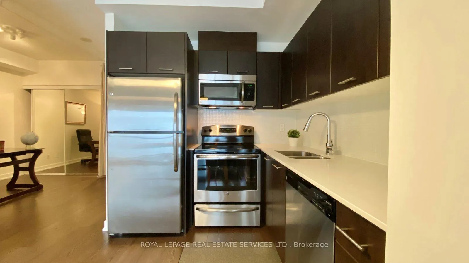 Photo 8 of Unit 2107, 20 Bruyeres Mews, Toronto, Niagara — HOMEH