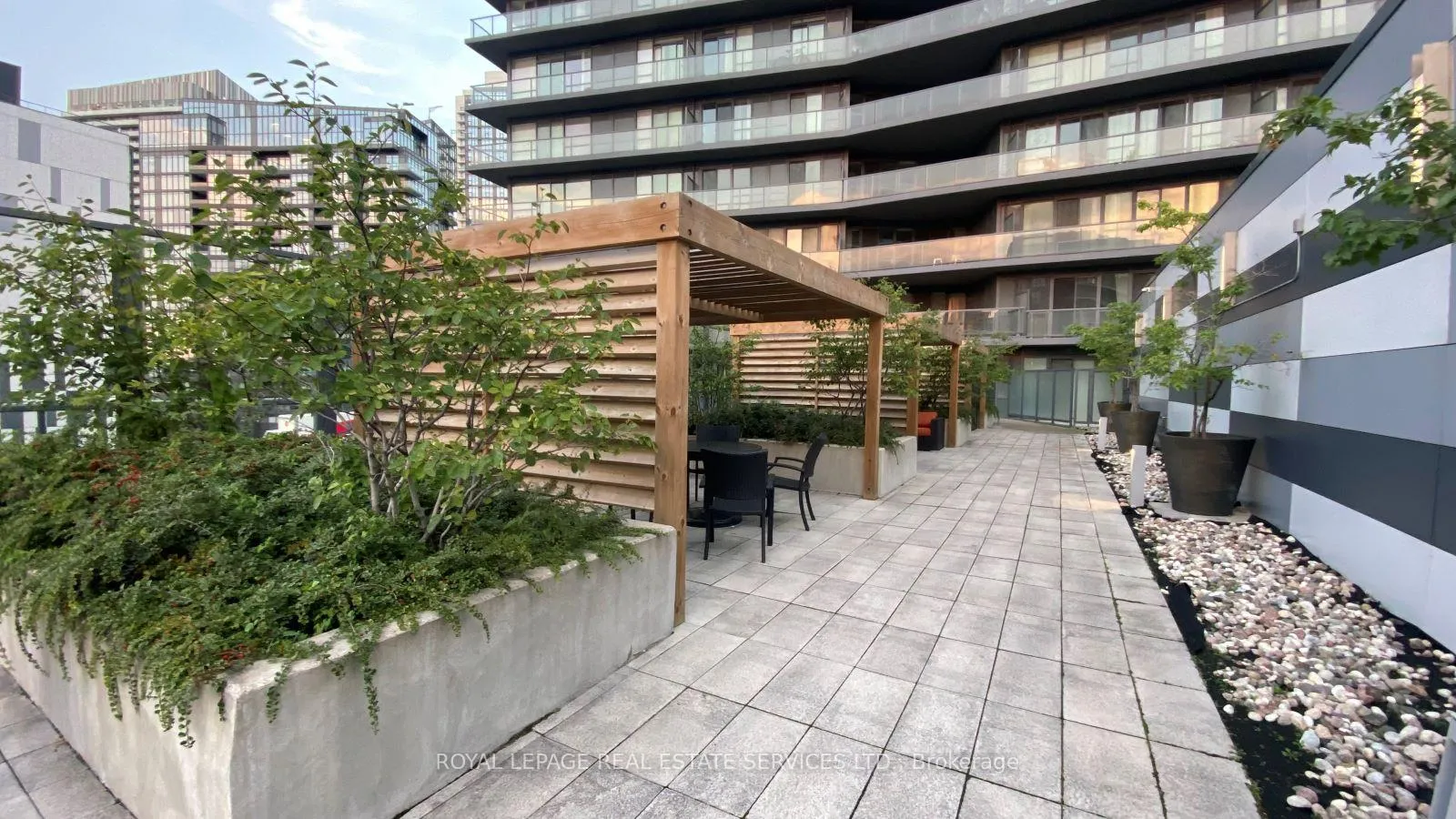 Photo 18 of Unit 2107, 20 Bruyeres Mews, Toronto, Niagara — HOMEH