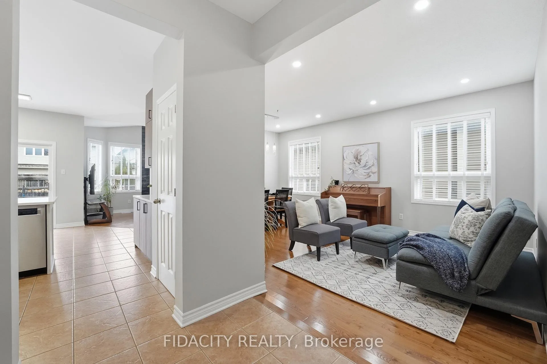Photo 4 of 78 Black Bear Way, Ottawa, Stittsville (South) — HOMEH
