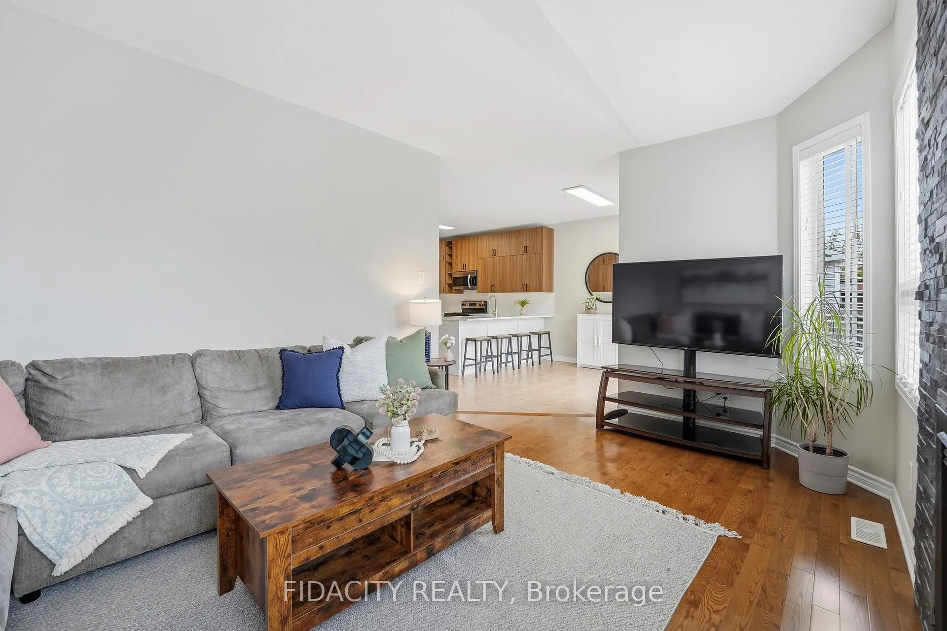 Photo 12 of 78 Black Bear Way, Ottawa, Stittsville (South) — HOMEH