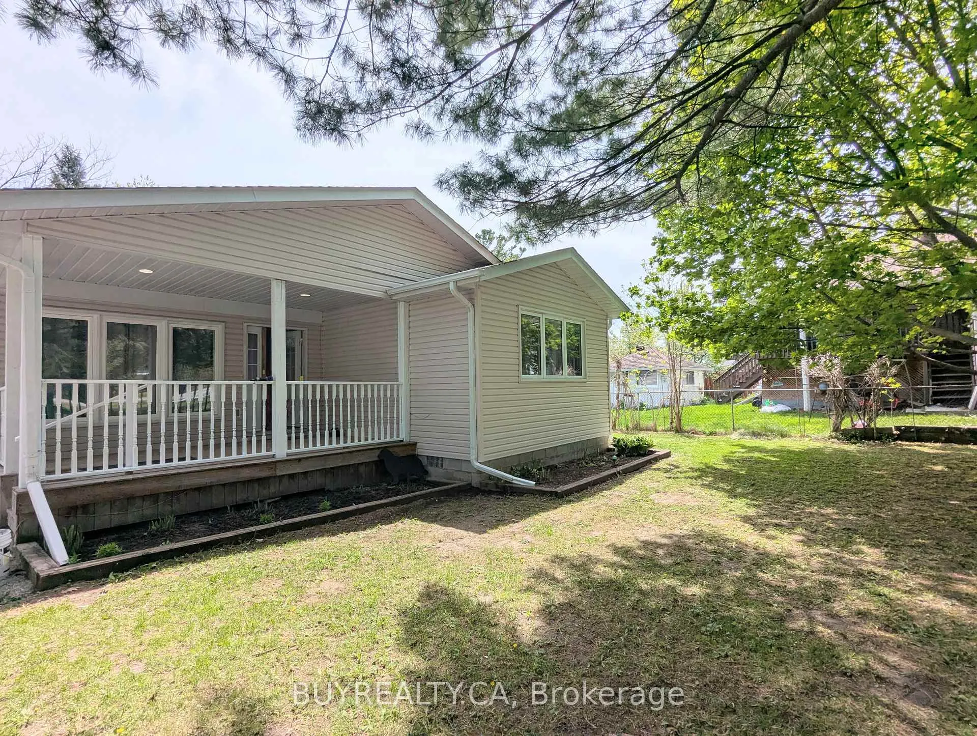 Photo 2 of 865 Blackwoods Avenue, Innisfil, Alcona — HOMEH