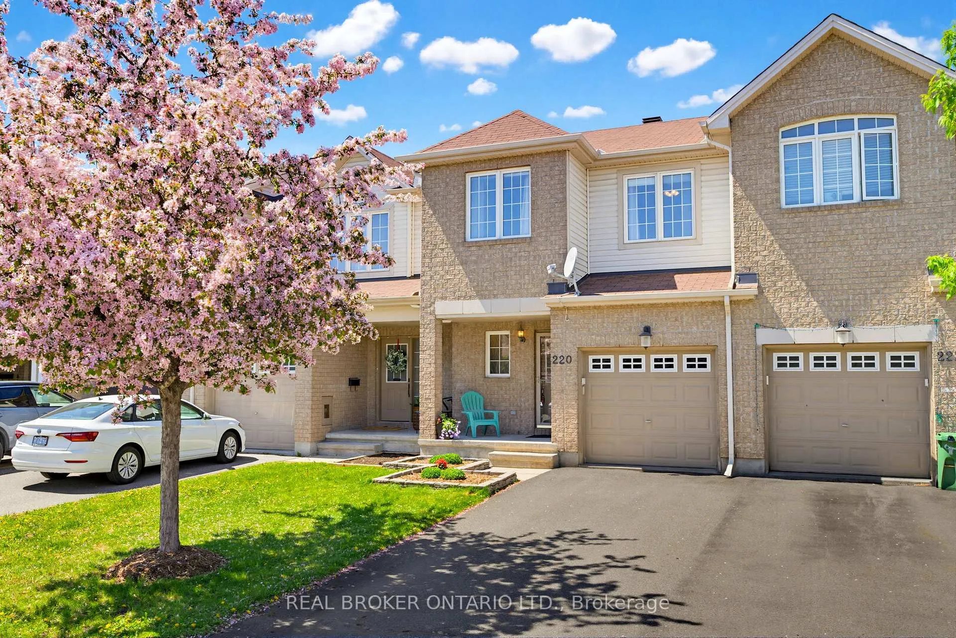 Photo 2 of 220 Opus Street, Ottawa, Kanata - Emerald Meadows/Trailwest — HOMEH