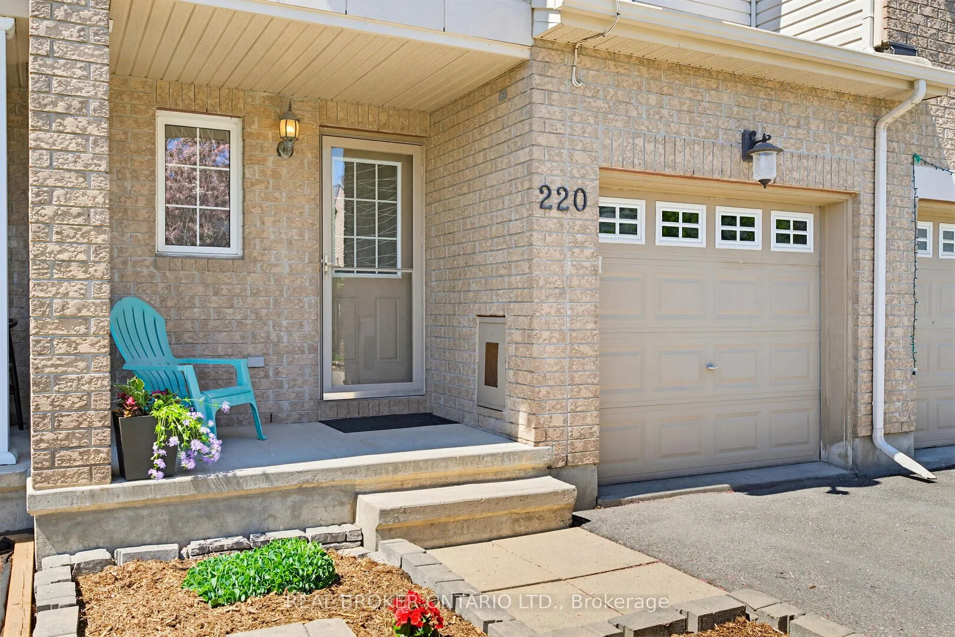 Photo 3 of 220 Opus Street, Ottawa, Kanata - Emerald Meadows/Trailwest — HOMEH