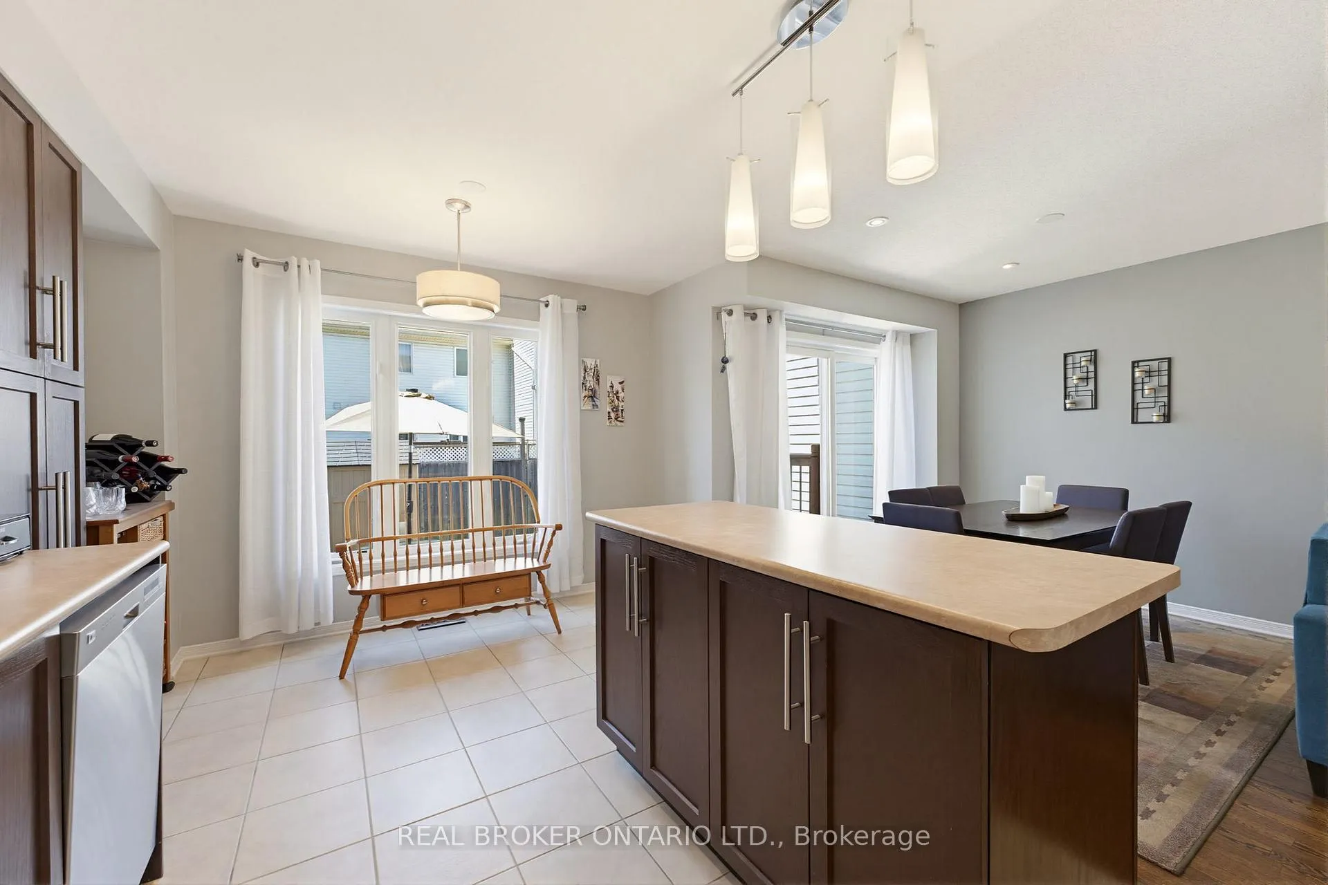 Photo 10 of 220 Opus Street, Ottawa, Kanata - Emerald Meadows/Trailwest — HOMEH