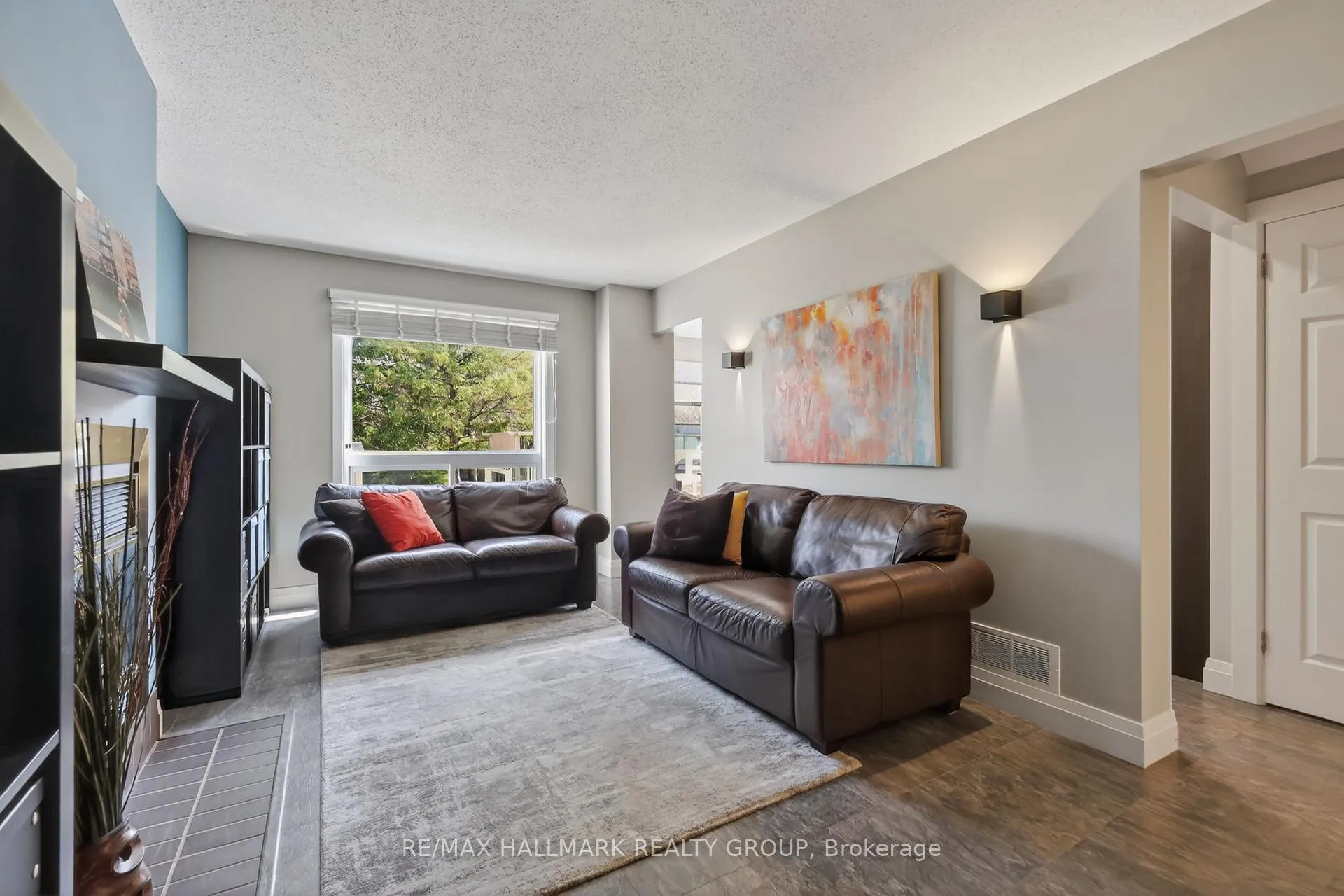 Photo 17 of 79 Dossetter Way, Ottawa, Hunt Club Park — HOMEH