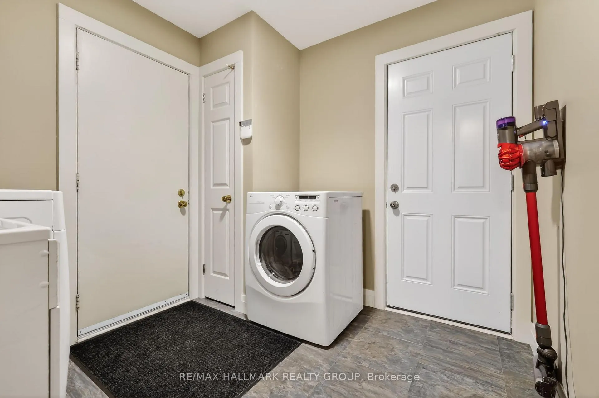 Photo 20 of 79 Dossetter Way, Ottawa, Hunt Club Park — HOMEH