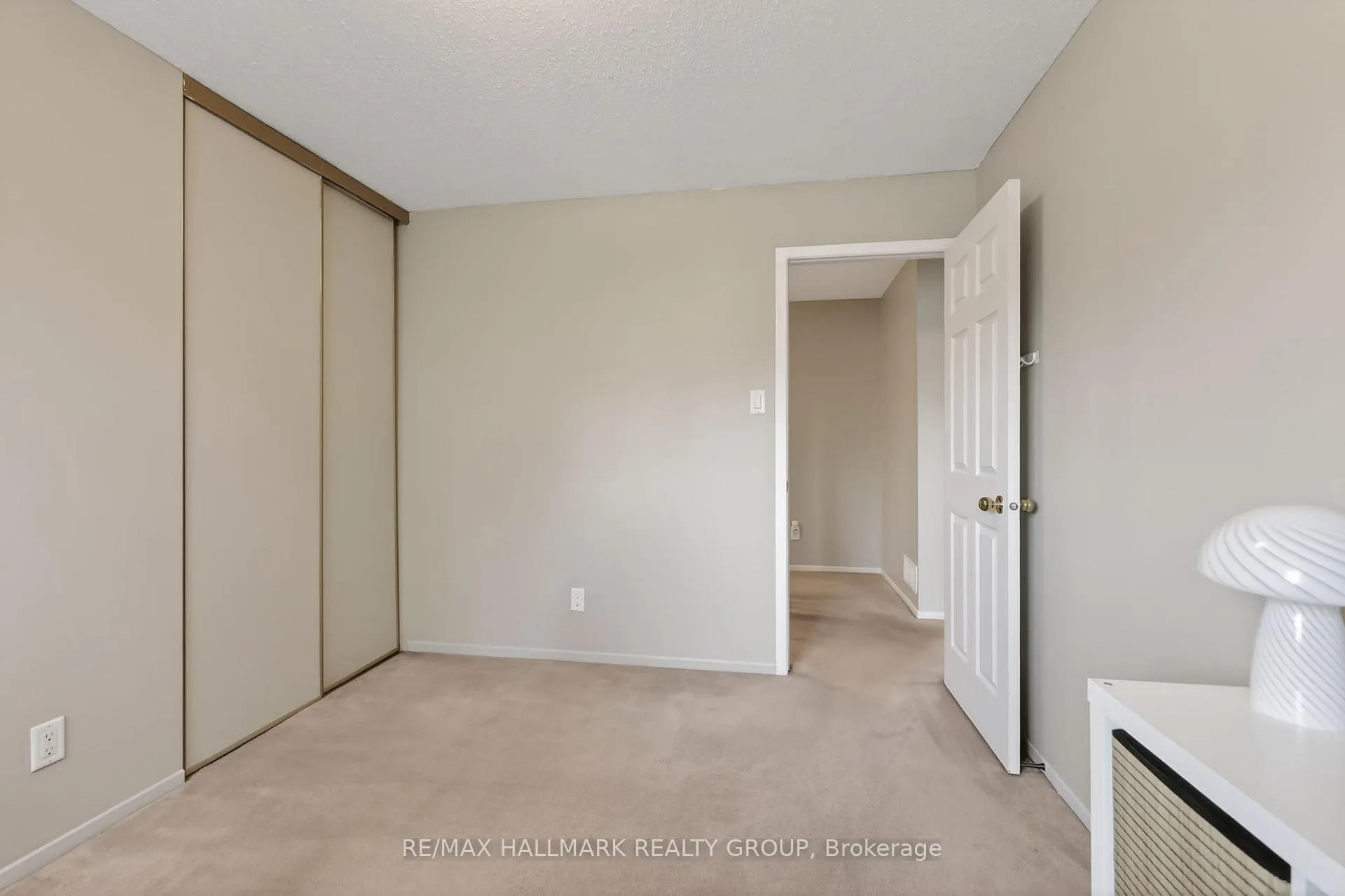 Photo 30 of 79 Dossetter Way, Ottawa, Hunt Club Park — HOMEH