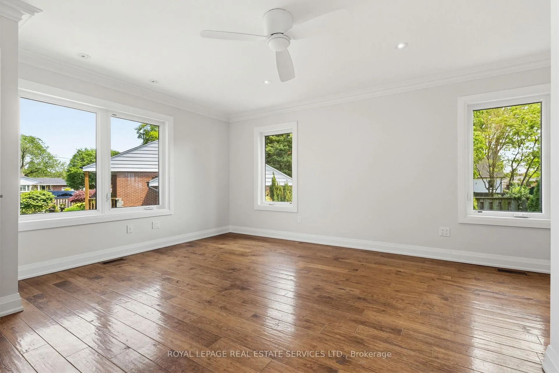Photo 10 of 652 Hillcrest Drive, Burlington, Brant — HOMEH