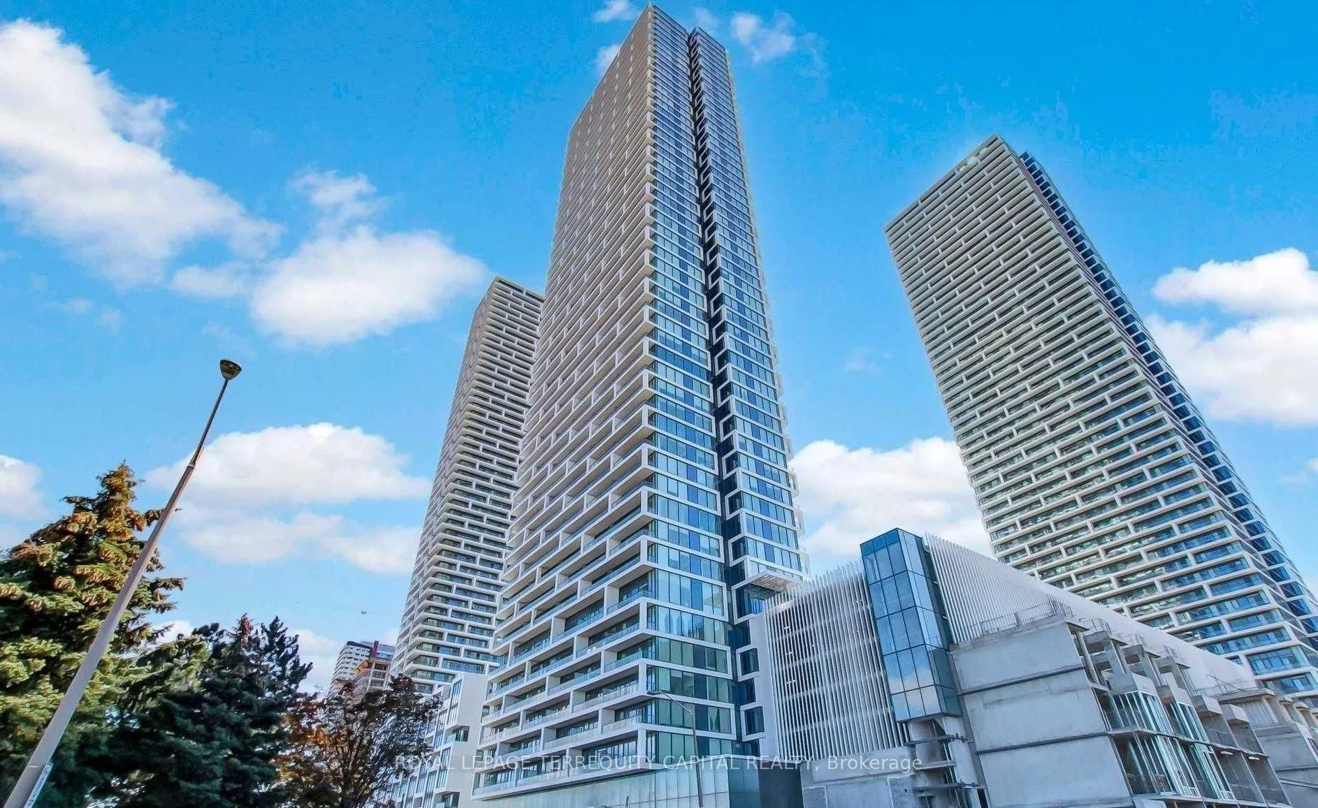 Front of Unit 1512, 898 Portage Parkway