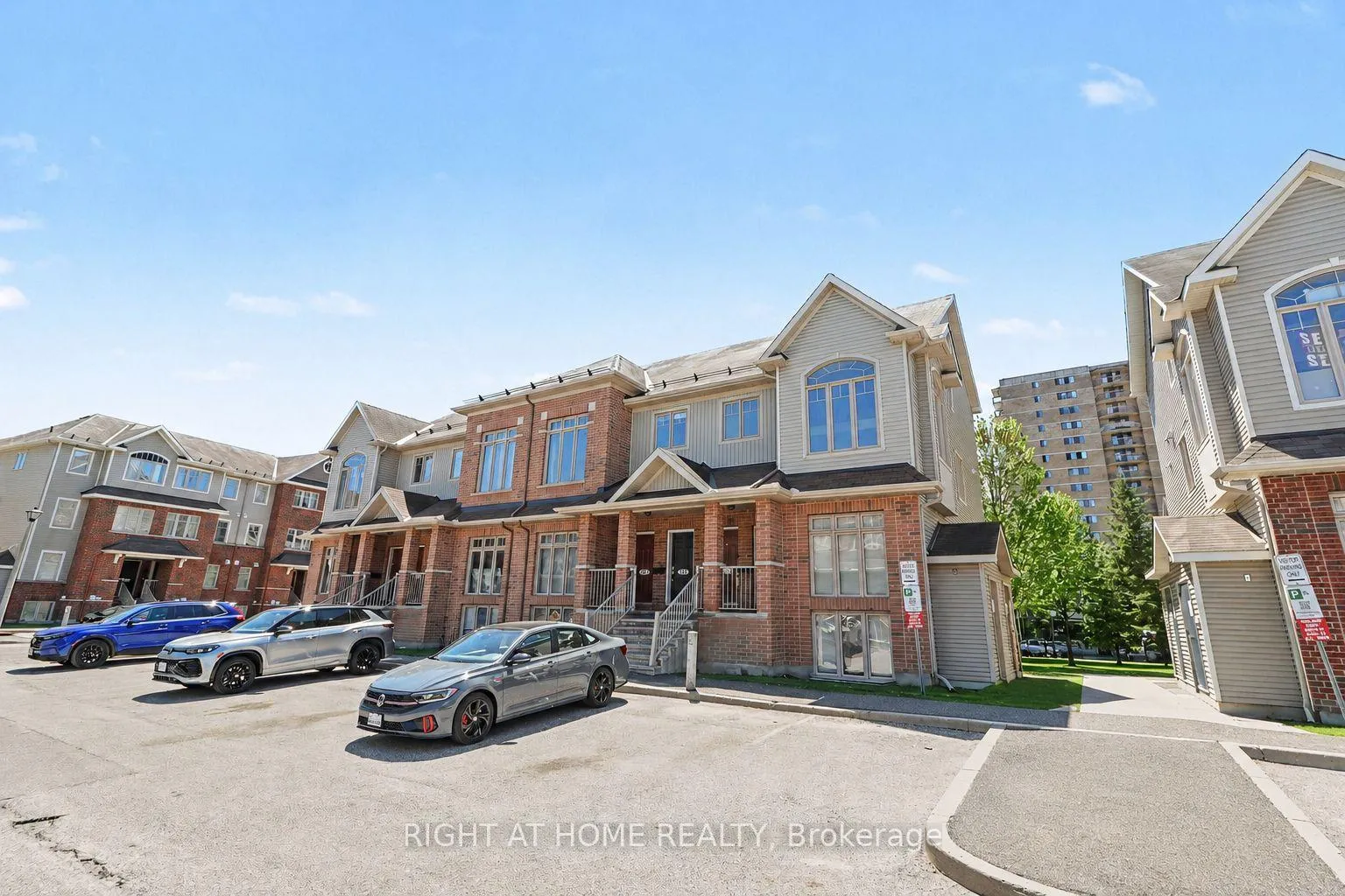 Photo 3 of Unit 7, 572 Reardon Private, Ottawa, Heron Gate/Industrial Park — HOMEH